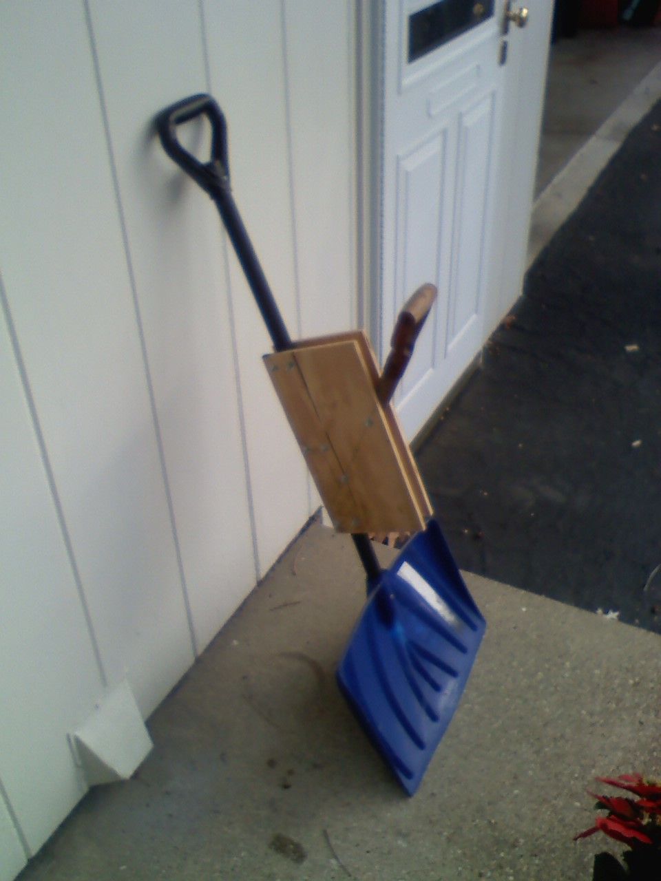 BackSaving TwoHandled Snow Shovel 3 Steps Instructables
