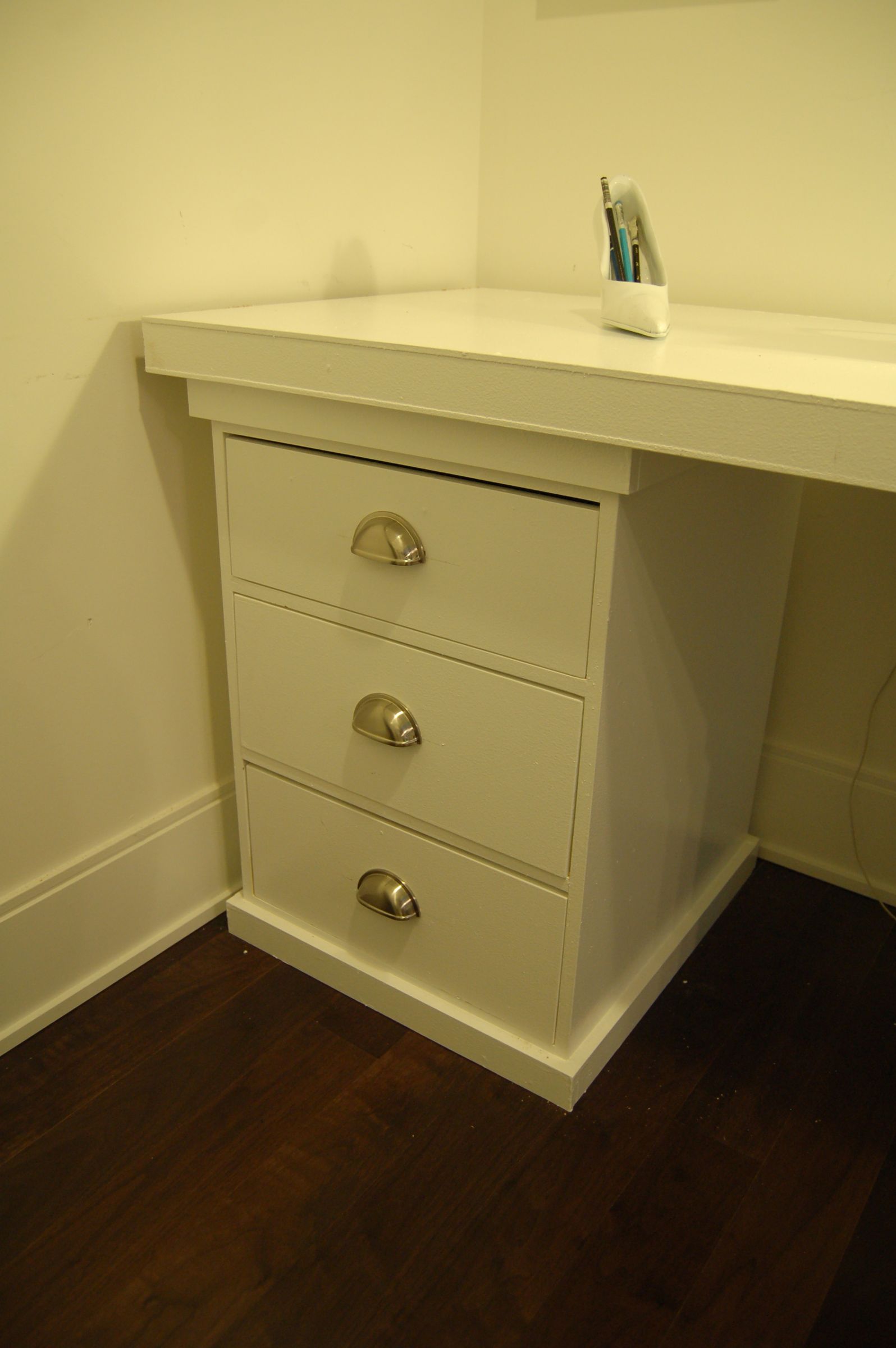Great Looking, Inexpensive Computer Desk 14 Steps (with Pictures