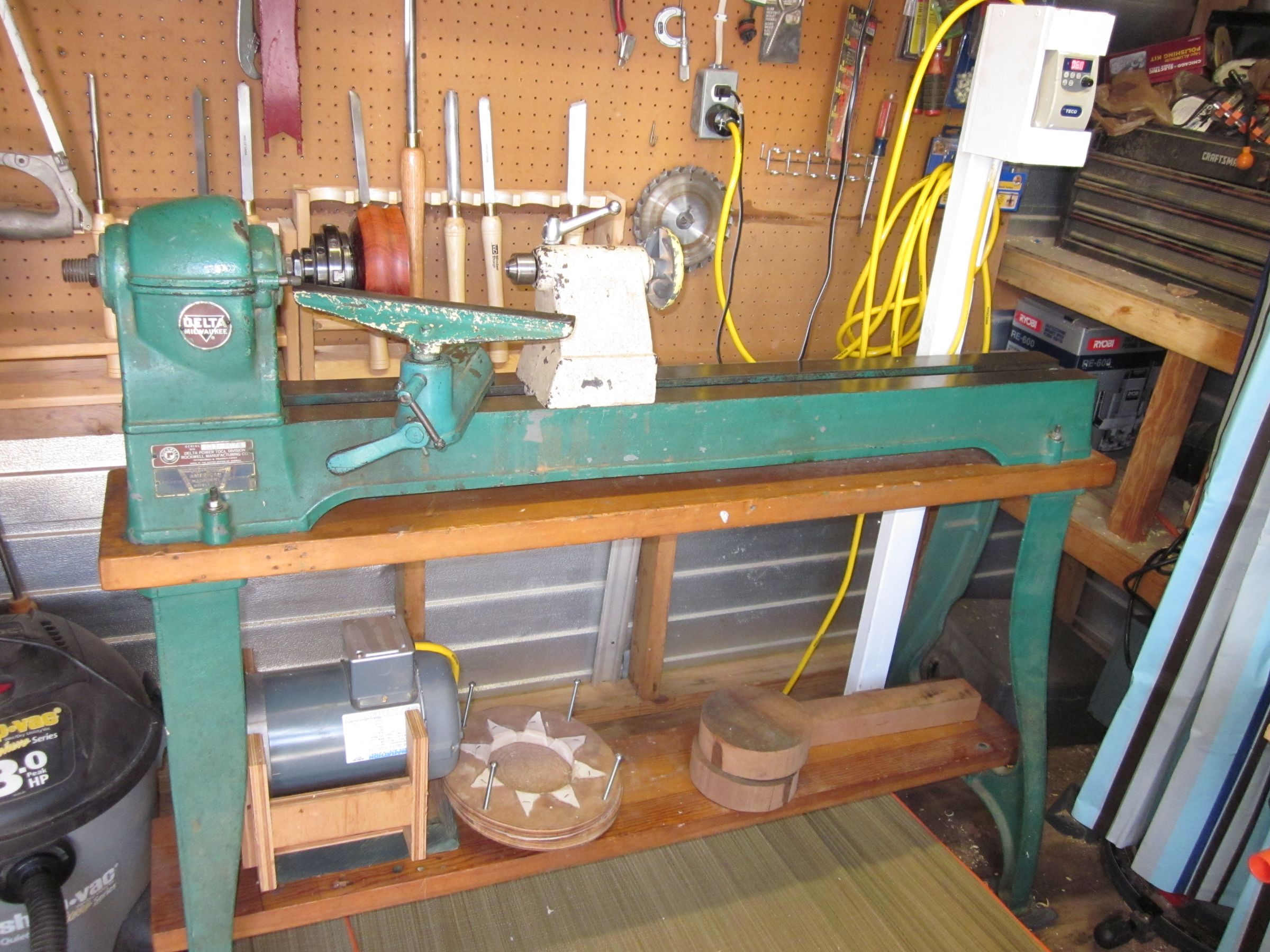 Building a Wood Lathe Work Bench With Drawers Using Recycled Vintage
