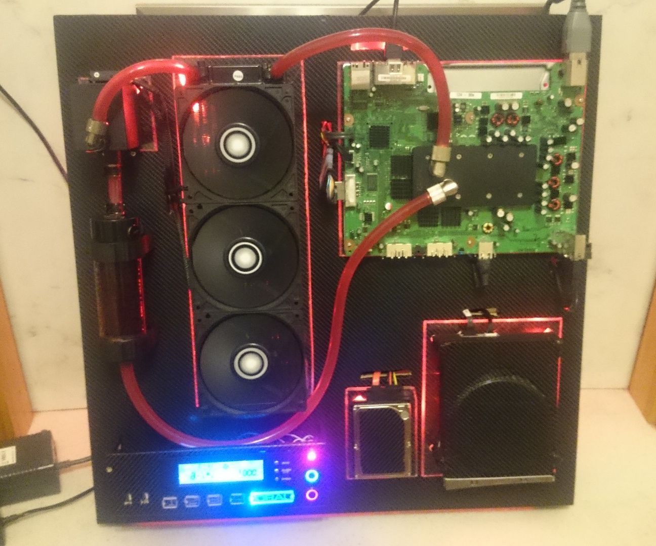 Water Cooled and Wall Mounted Xbox 360 11 Steps (with Pictures
