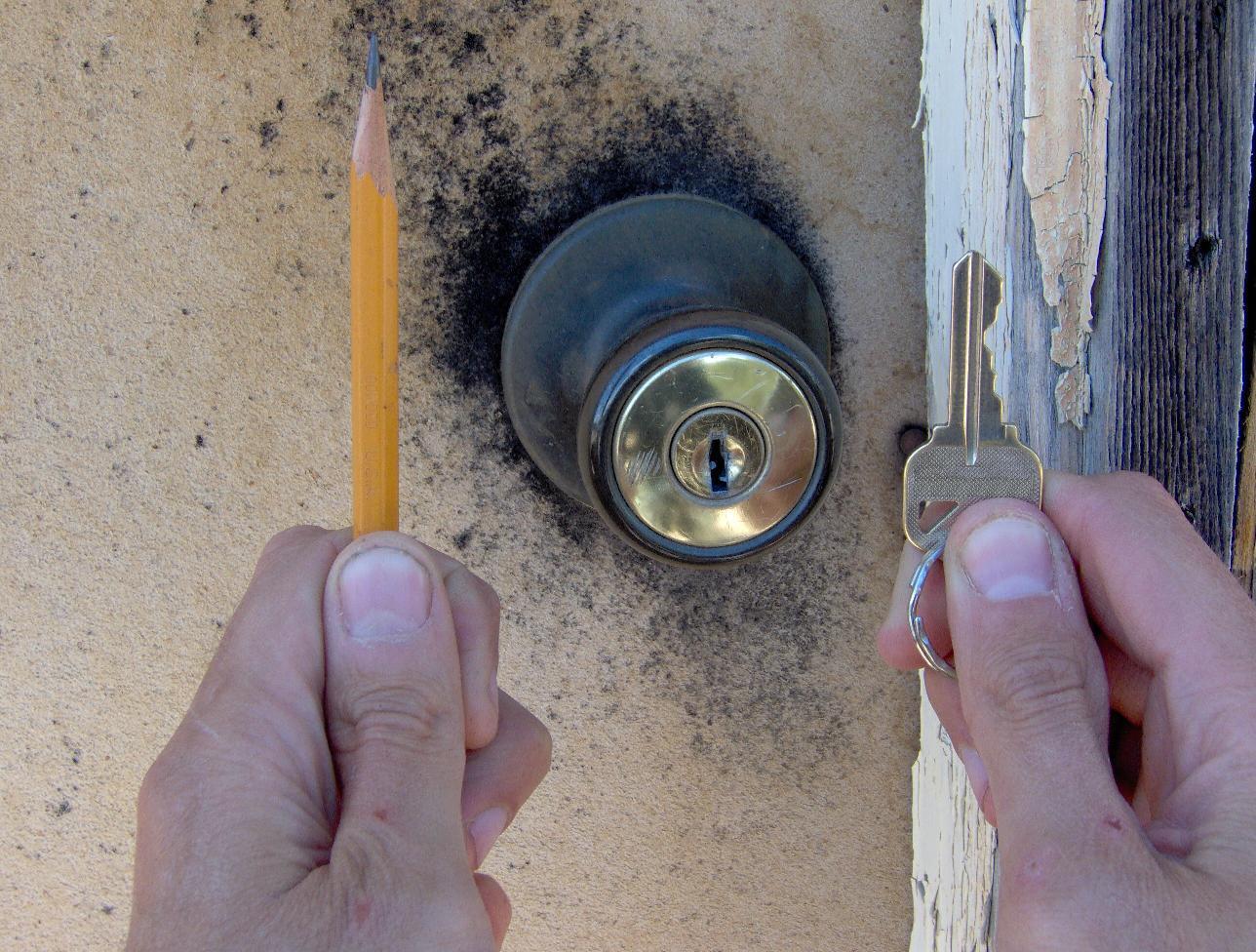 How to Lubricate a Lock Using Graphite From a Pencil 4 Steps (with