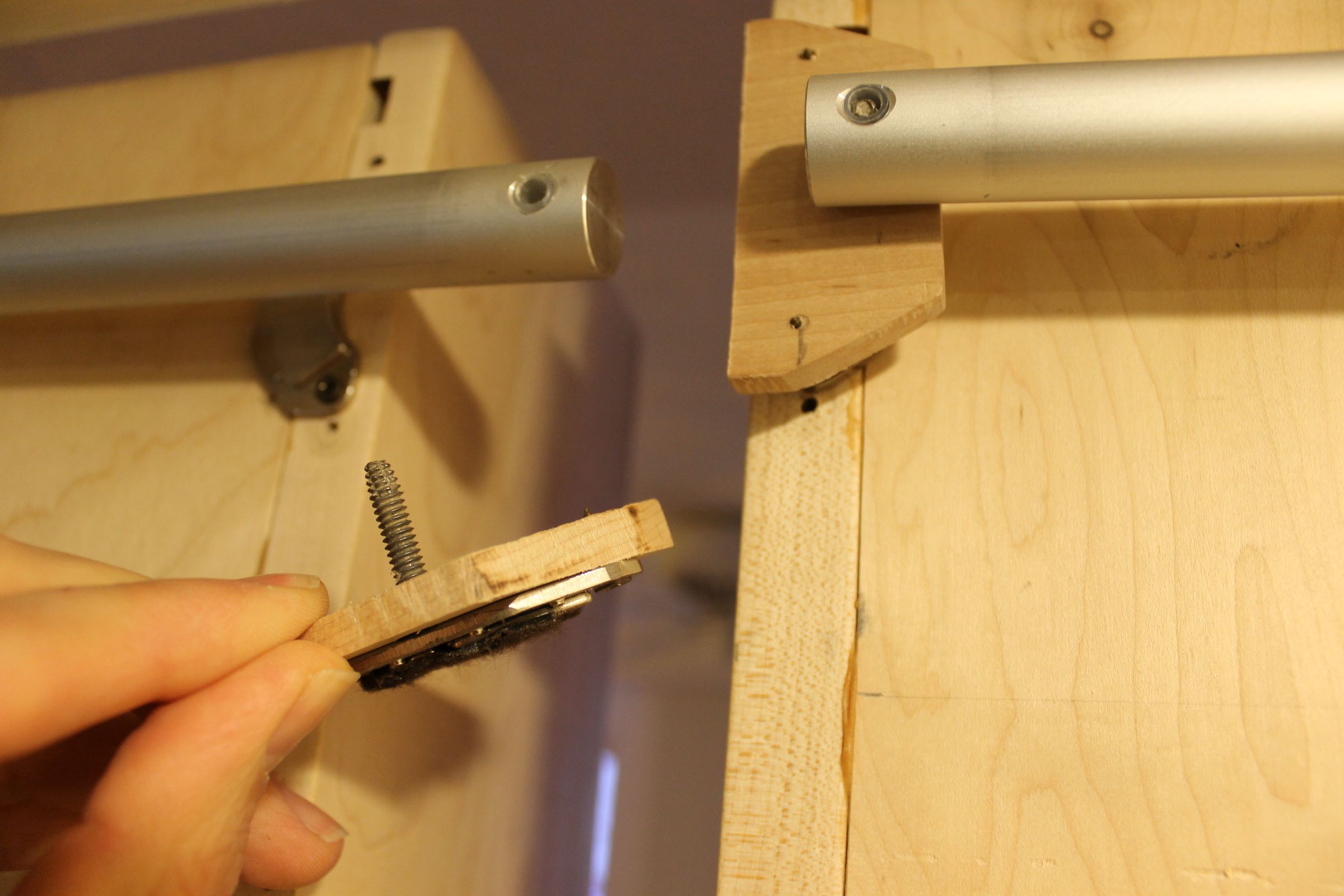 Electro Mechanical Control of Hidden Bookcase Doors 7 Steps (with