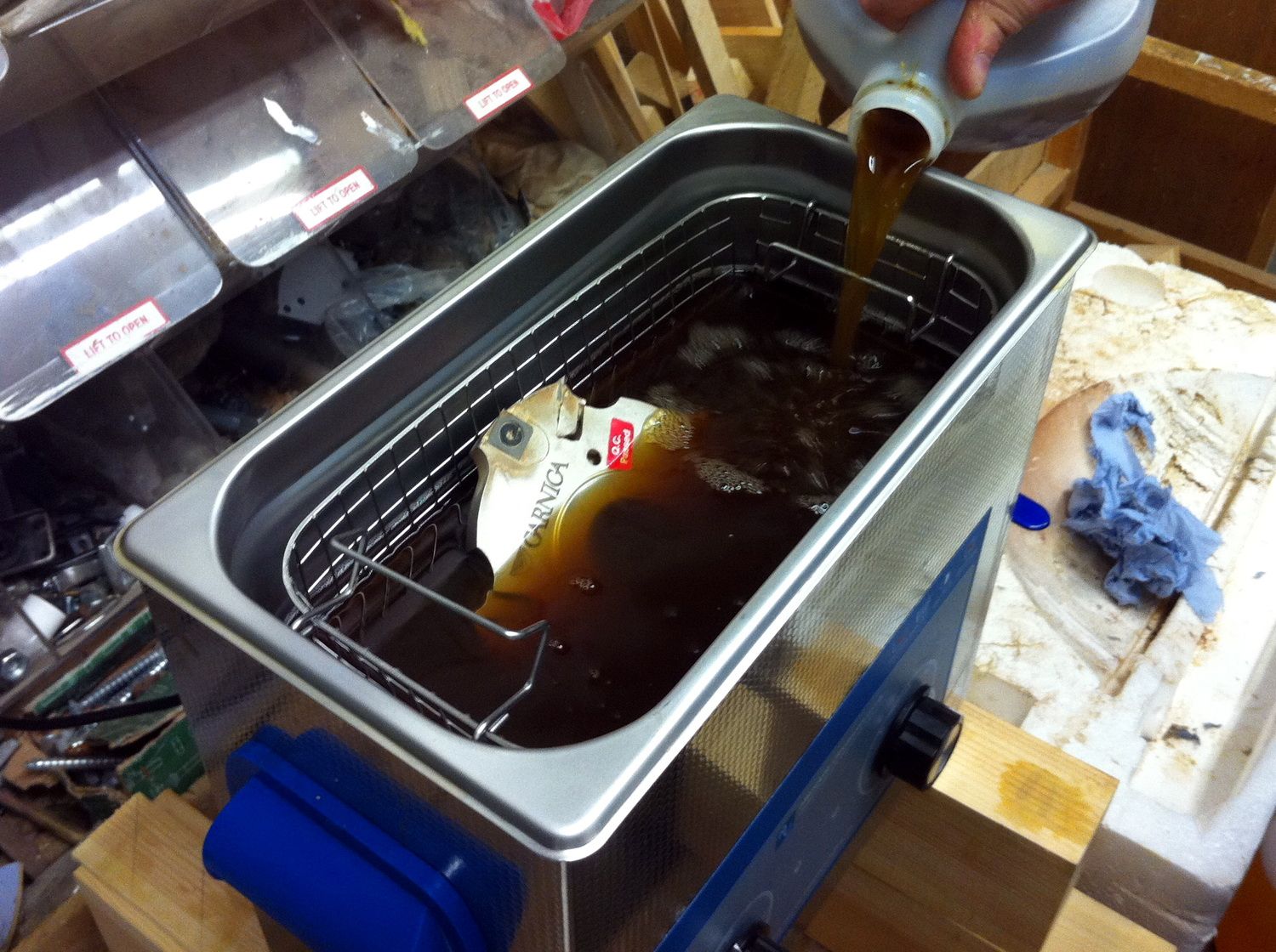 Clean Resin From Woodworking Routers & Tools in an Ultrasonic Cleaner ...