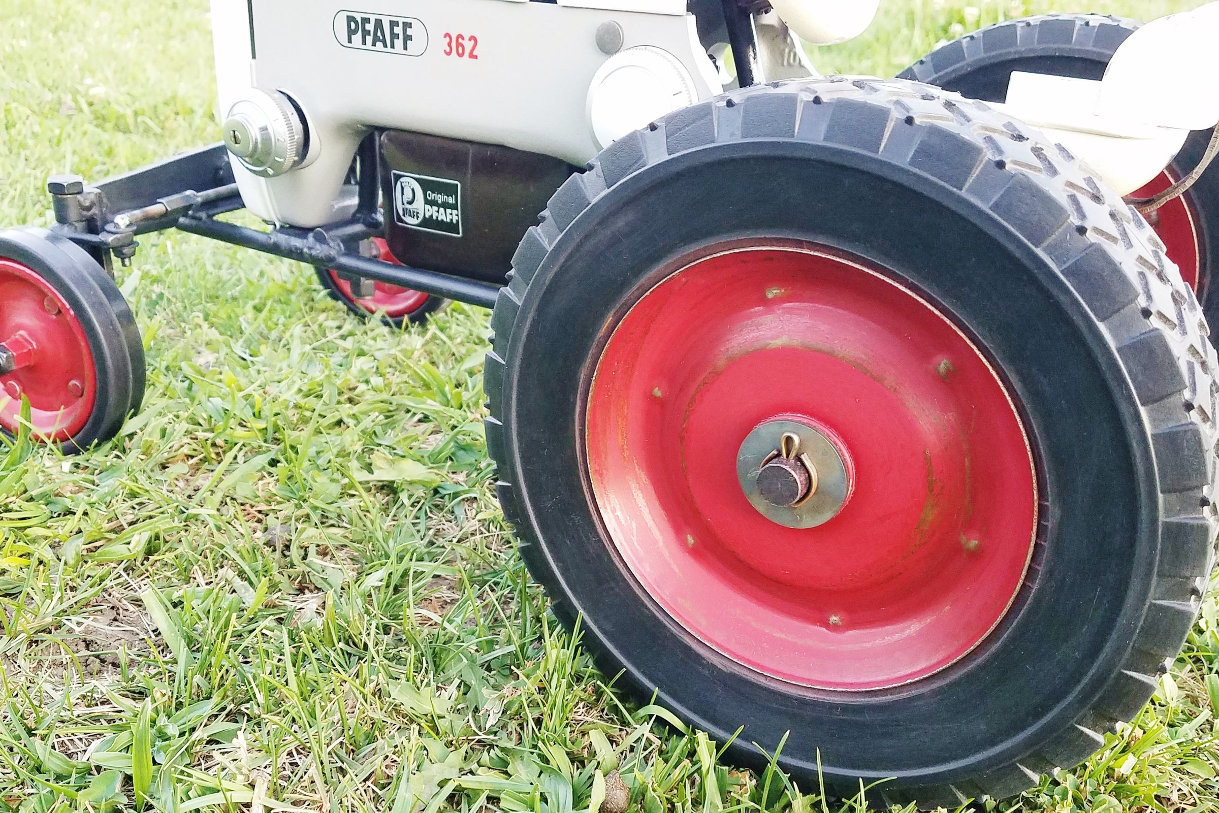 How to Make a Sewing Machine Tractor 21 Steps (with Pictures