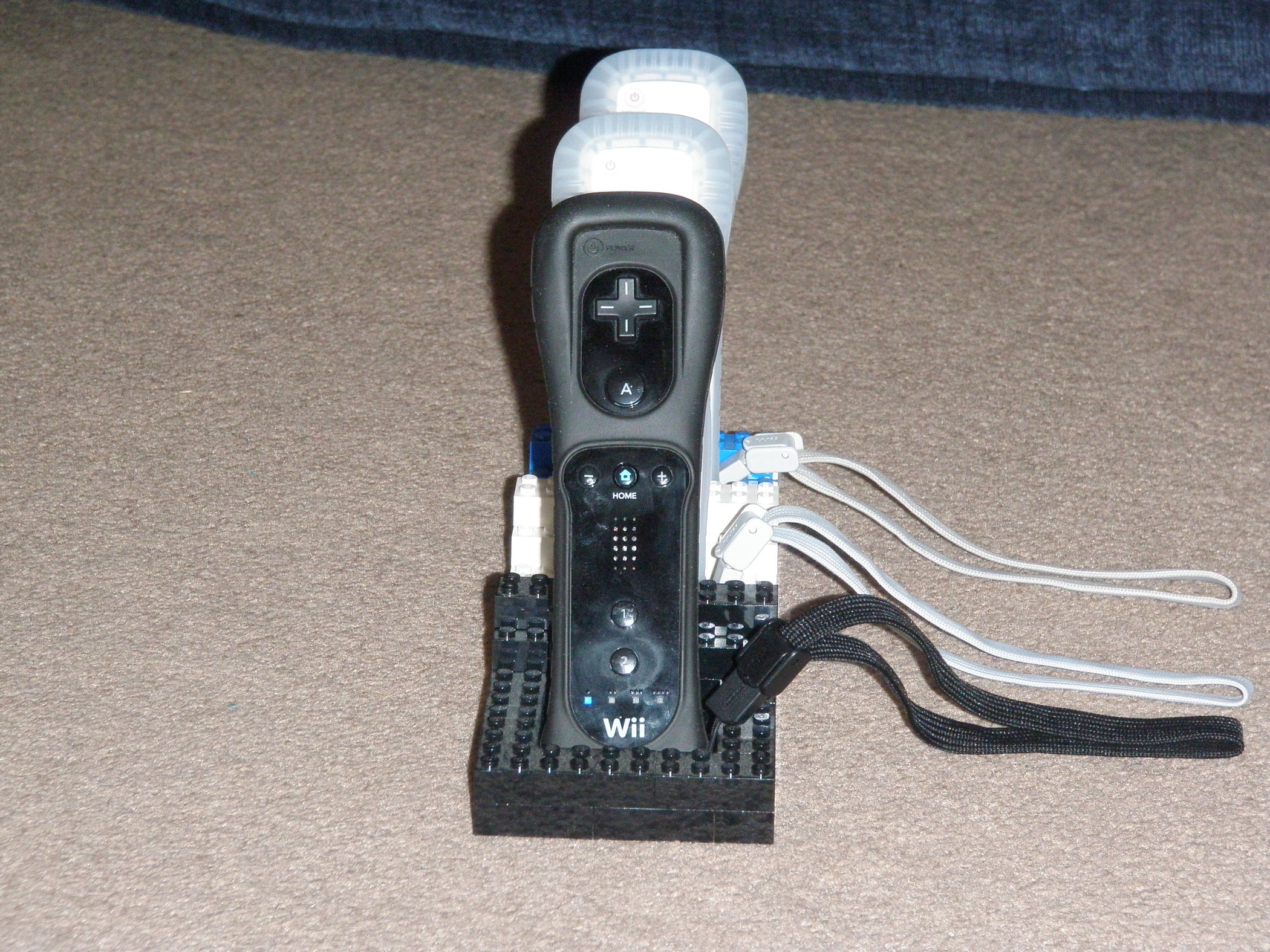 Lego Wii Remote Holder 5 Steps Instructables