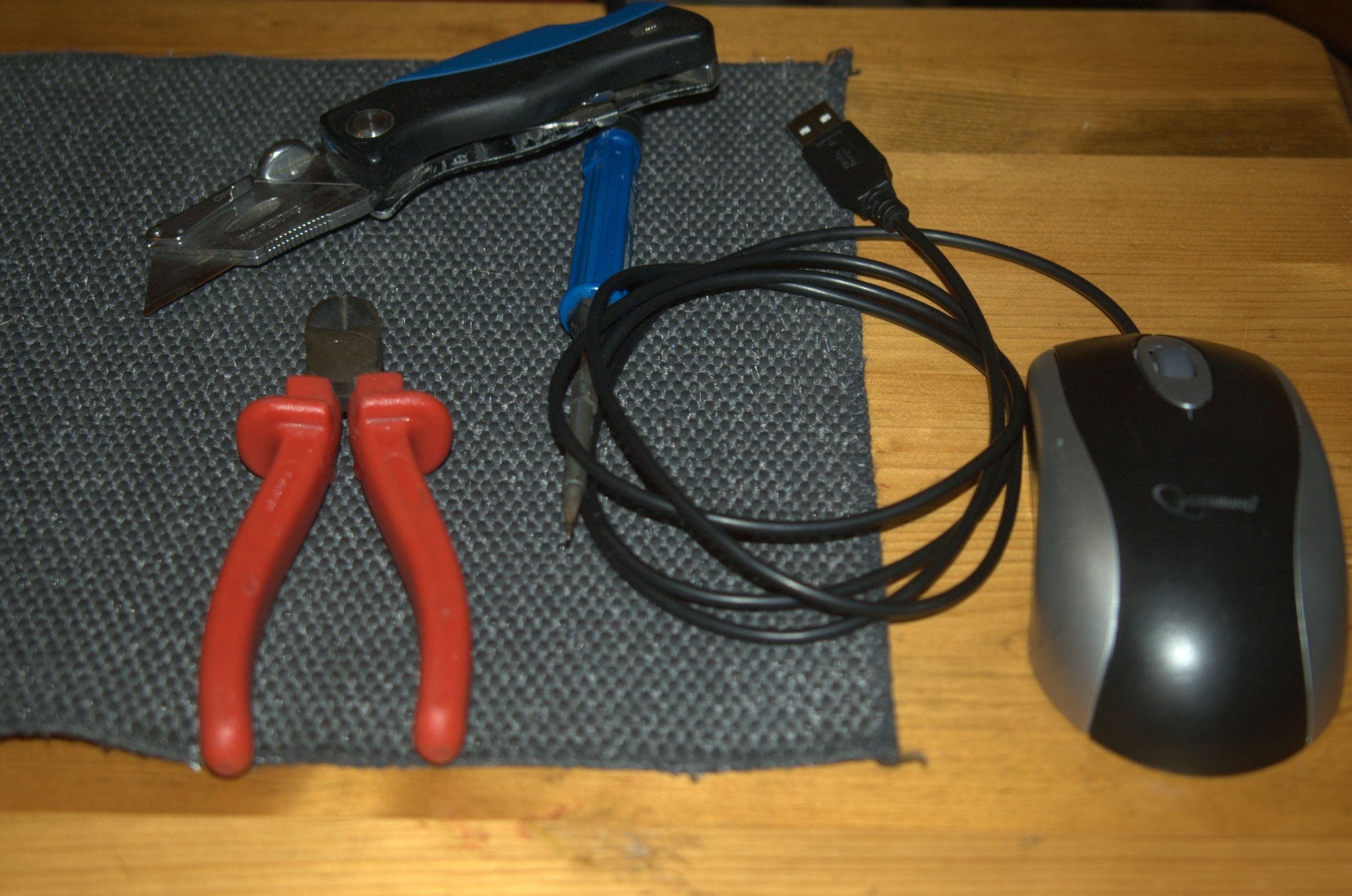 How to Repair a Moulded USB Plug 4 Steps Instructables