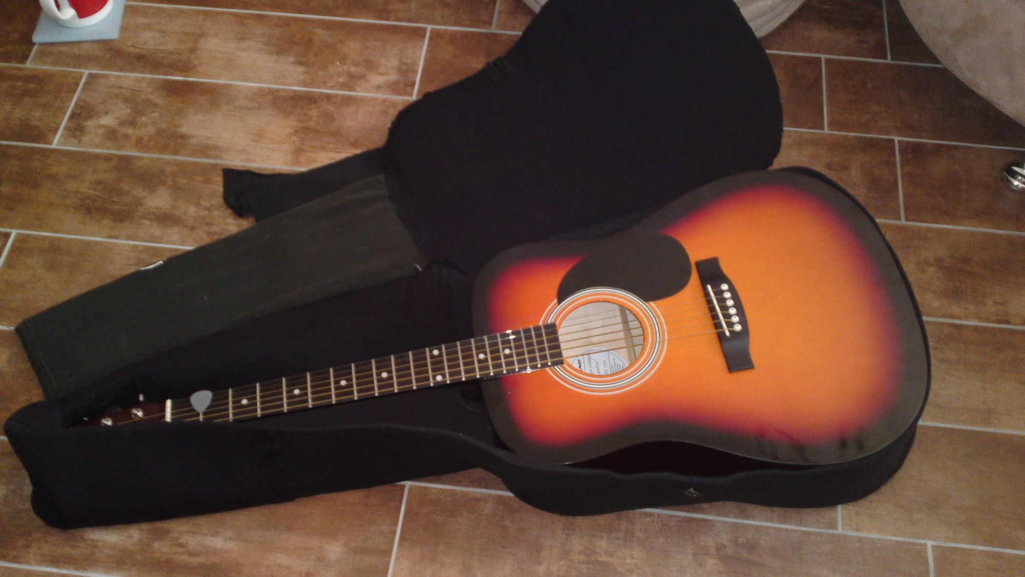 How to Make a Cheap & Ecofriendly Guitar Case. 7 Steps Instructables
