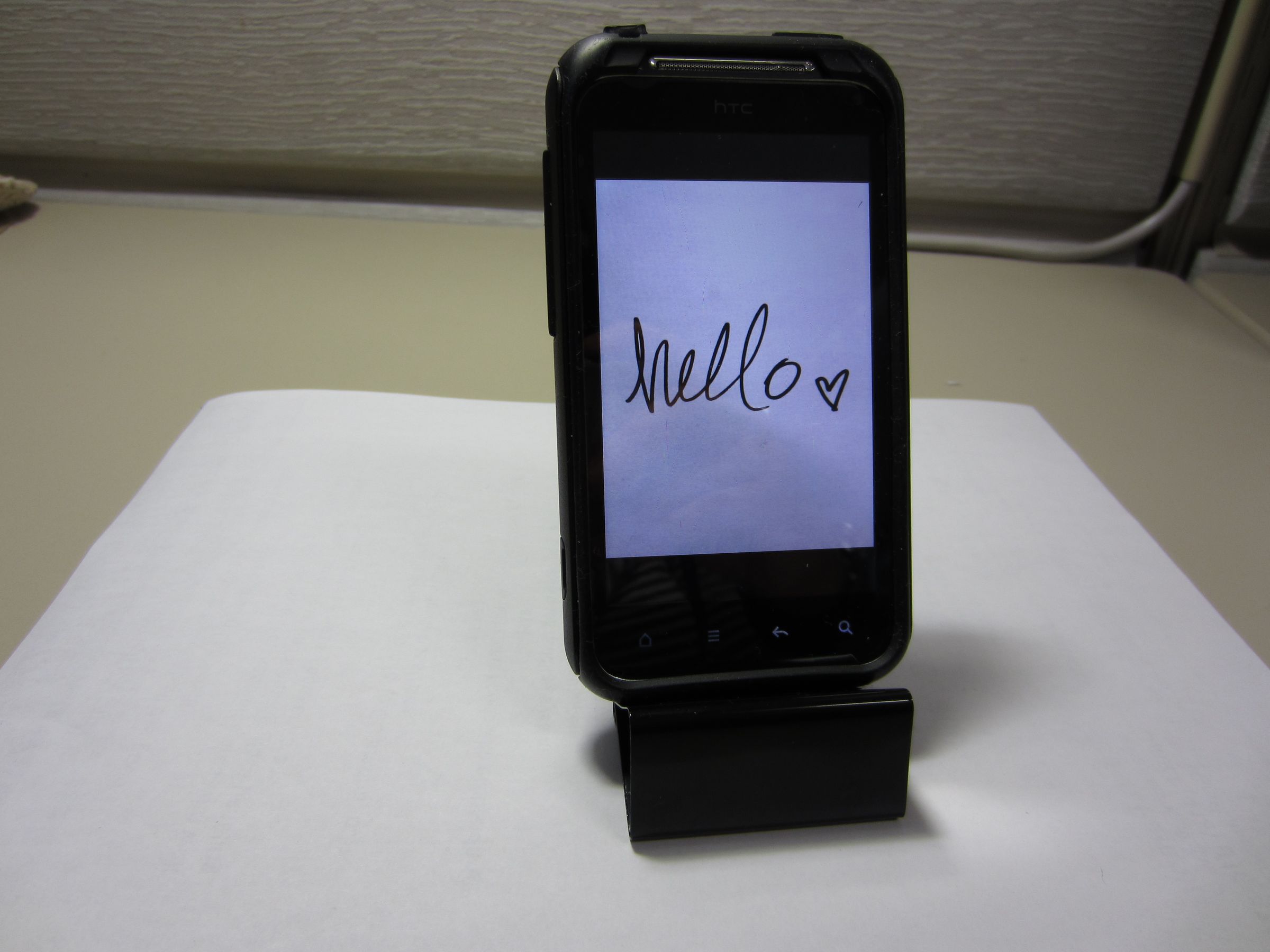 DIY guide for Three-binder-clip smart phone holder with step-by-step instructions