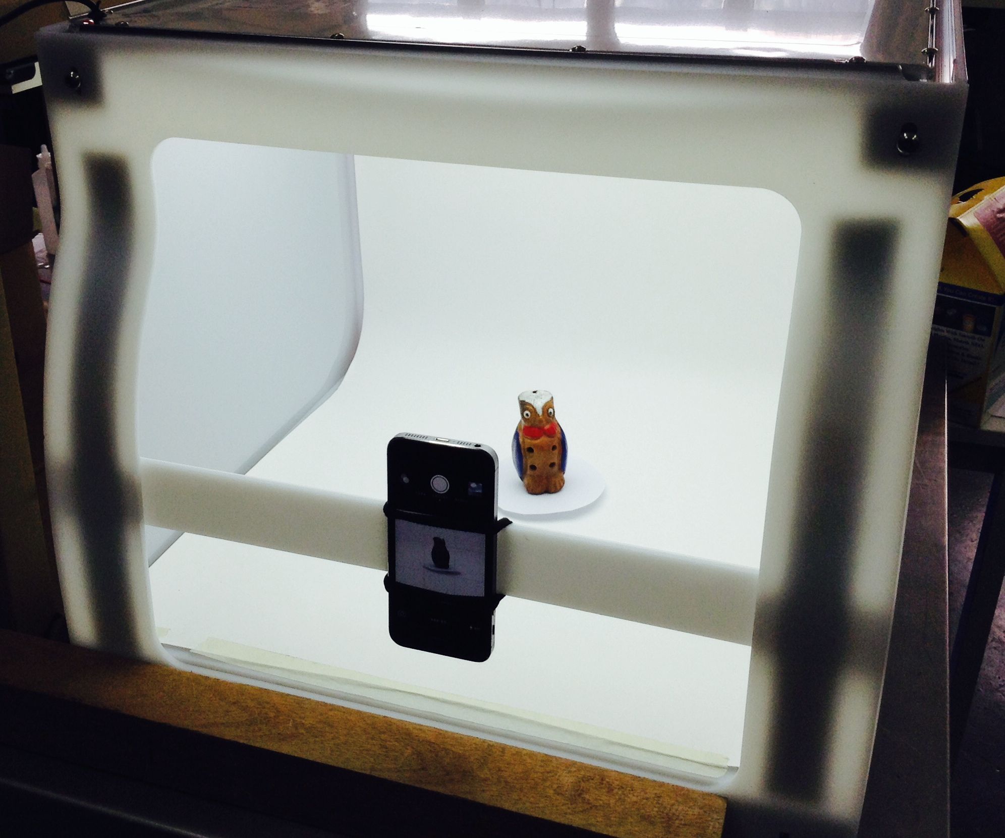 The Microwave: a Color 3D Scanner for Small Objects