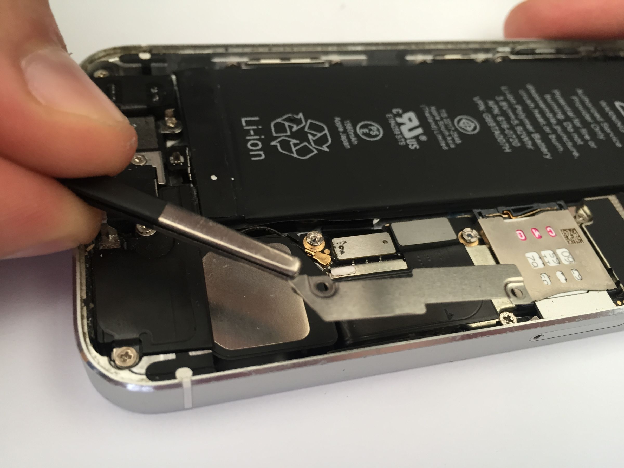 IPhone 5S & 5C Battery Replacement How To 9 Steps (with Pictures