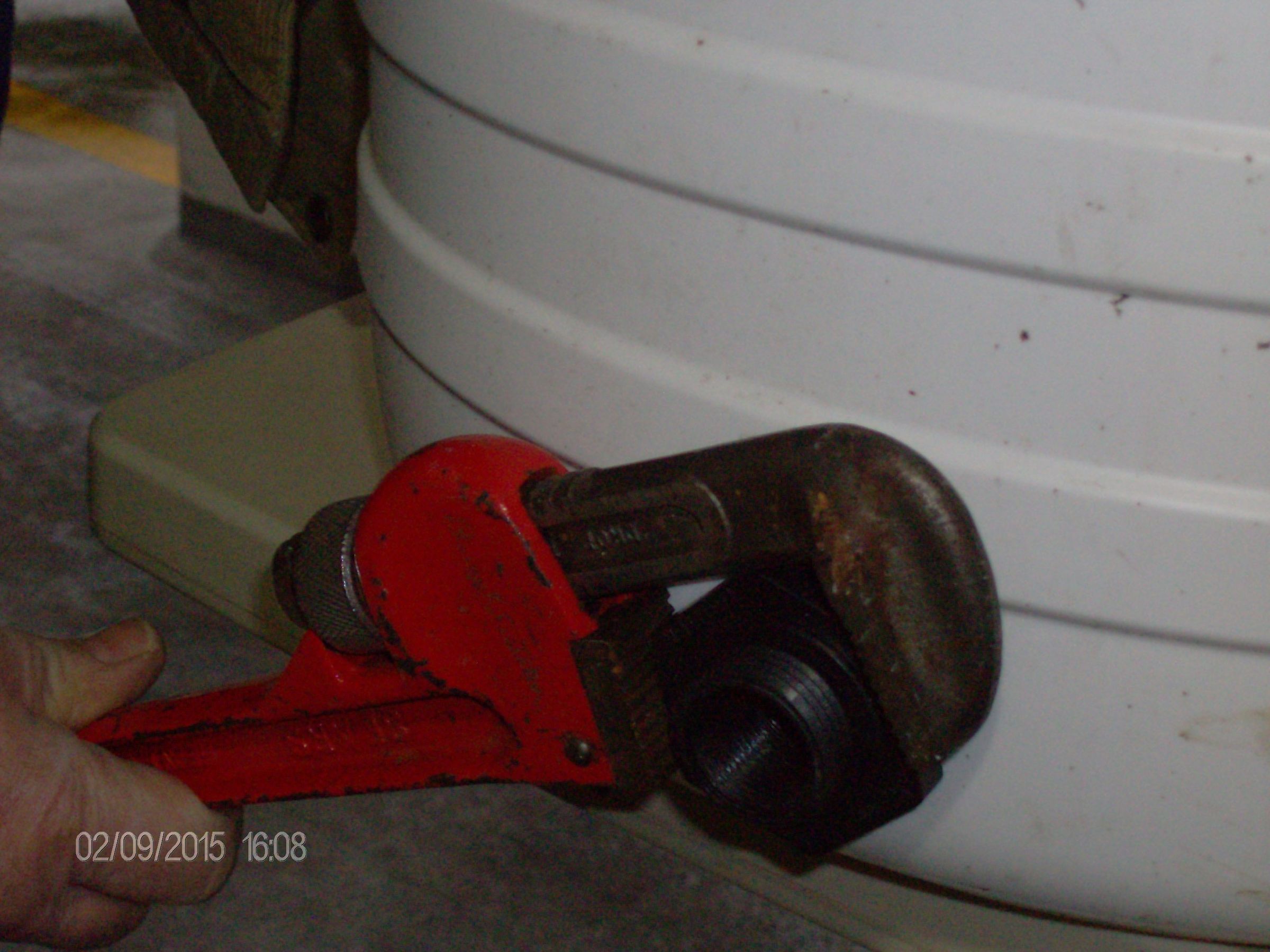 Rain Barrel Bulkhead Fitting 8 Steps Instructables