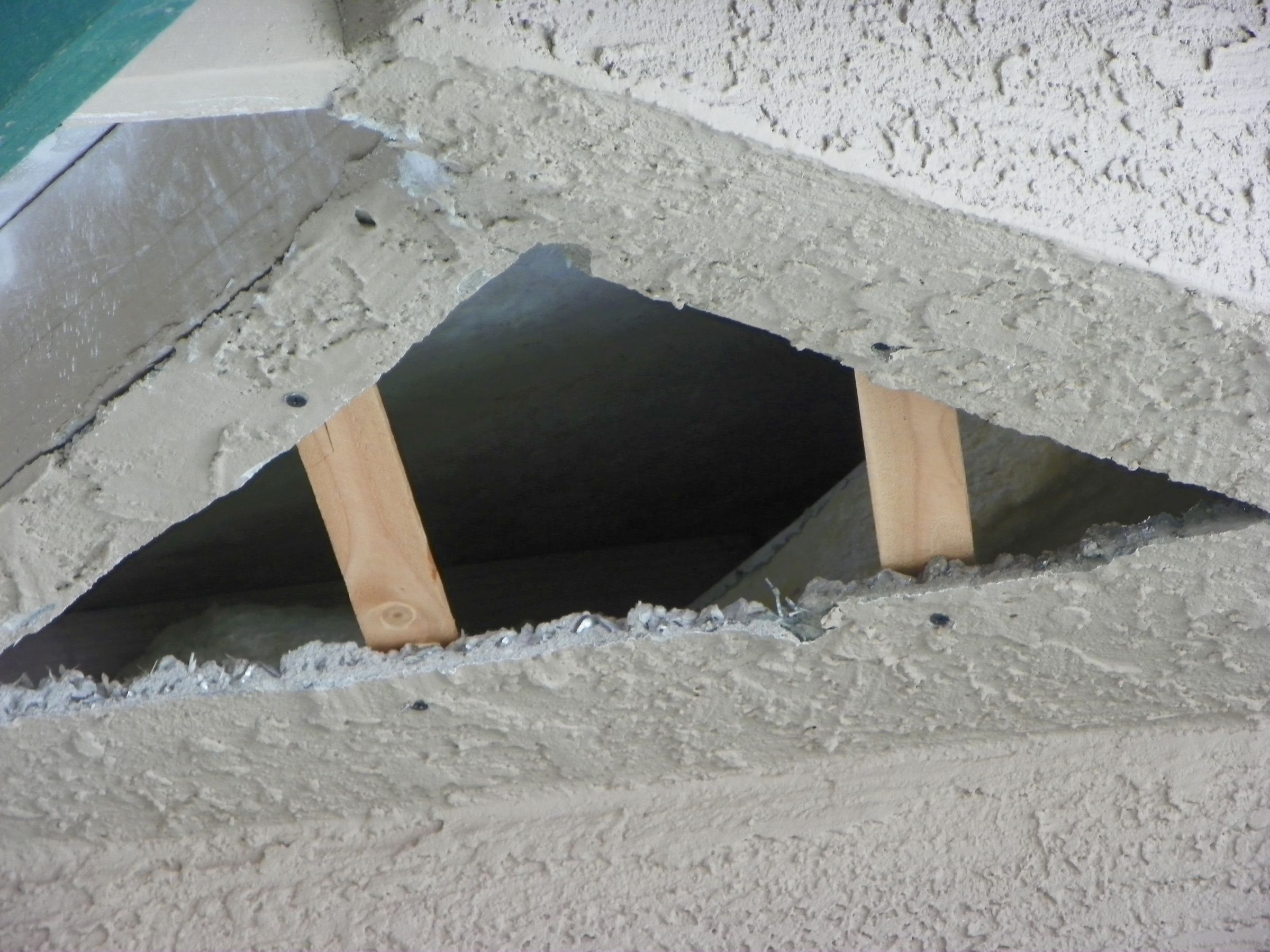 Fix a Hole in Stucco 4 Steps (with Pictures) Instructables
