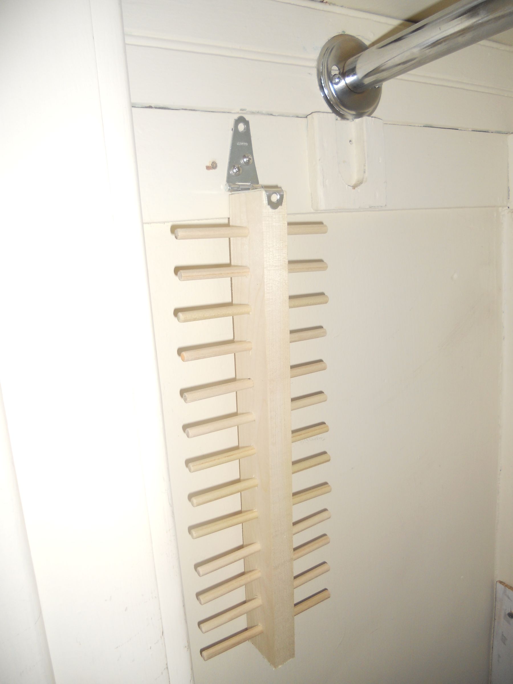 door tie rack