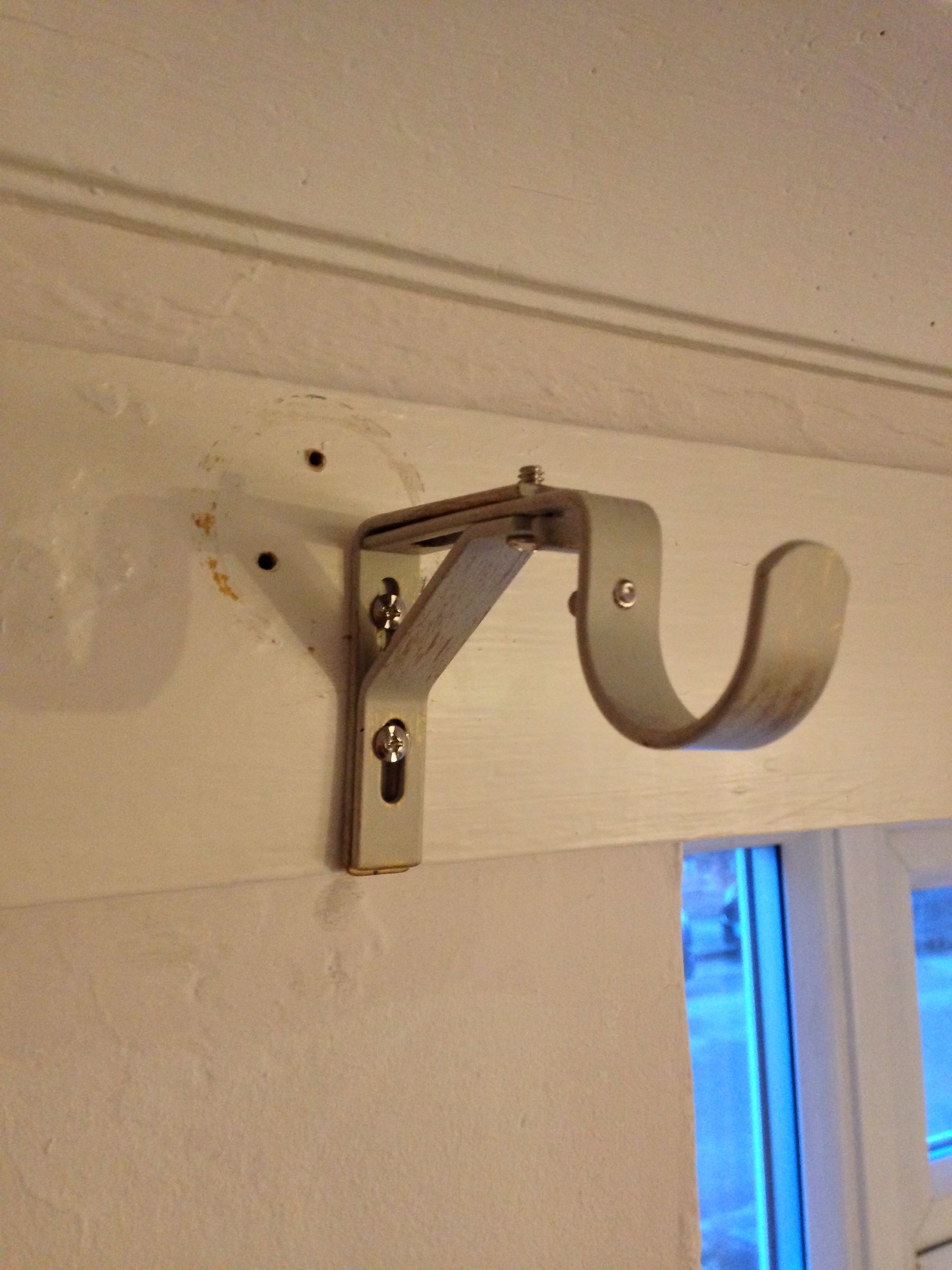 How to Put Up a Curtain Pole 9 Steps (with Pictures) Instructables