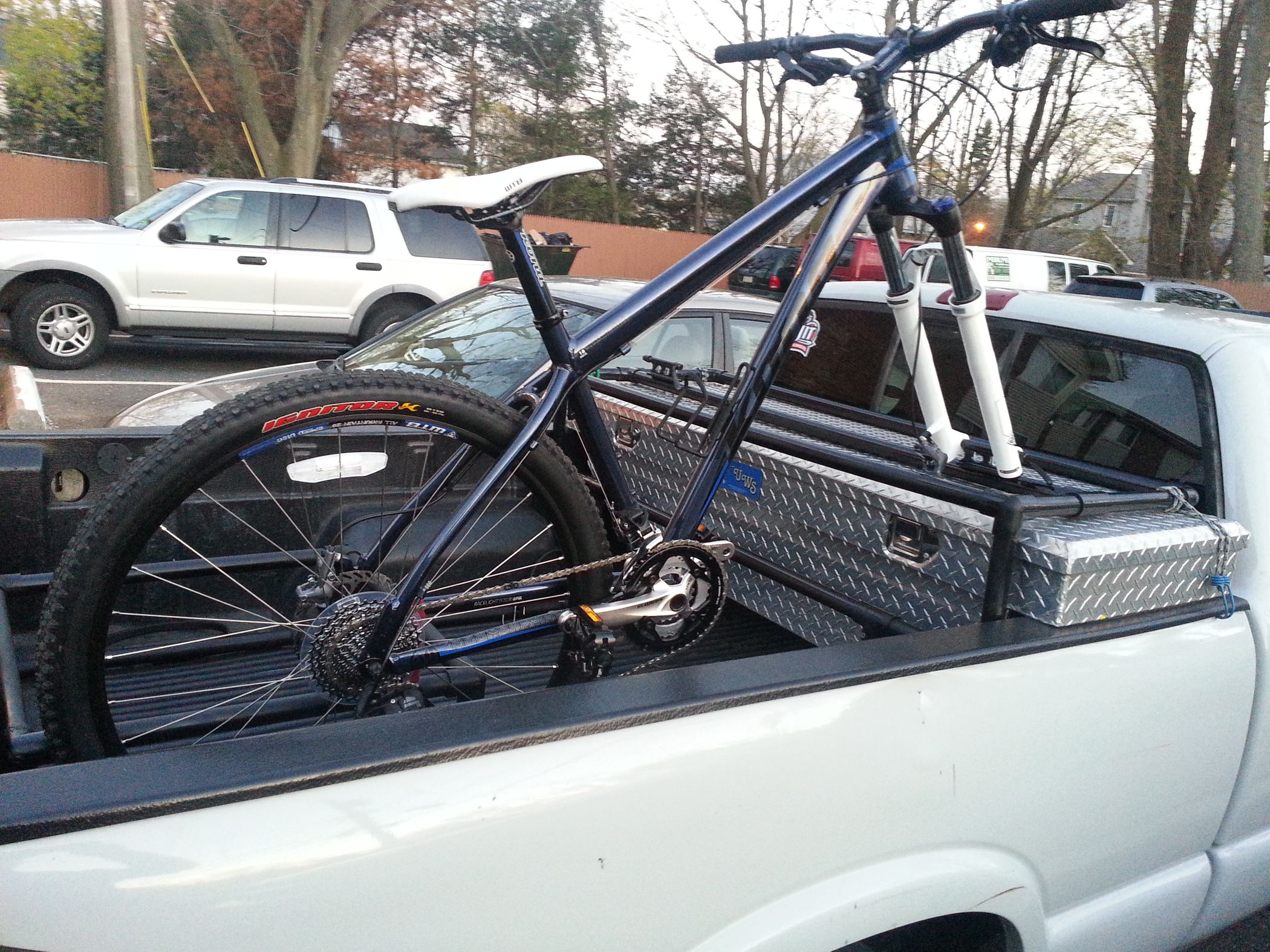 Toolbox Compatible Bike Valet With Fork Mounts for Pickup Trucks 9