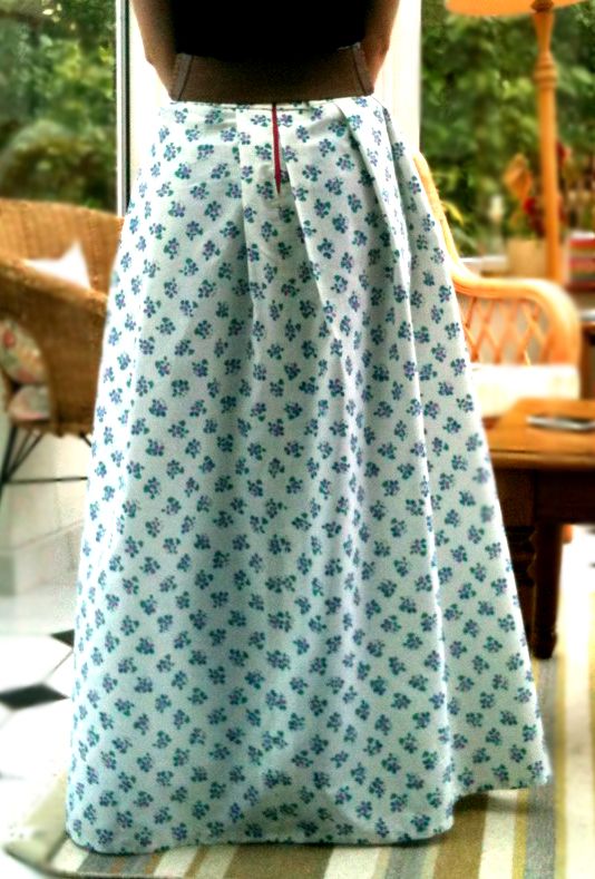 Pleated Maxi Skirt : 7 Steps (with 