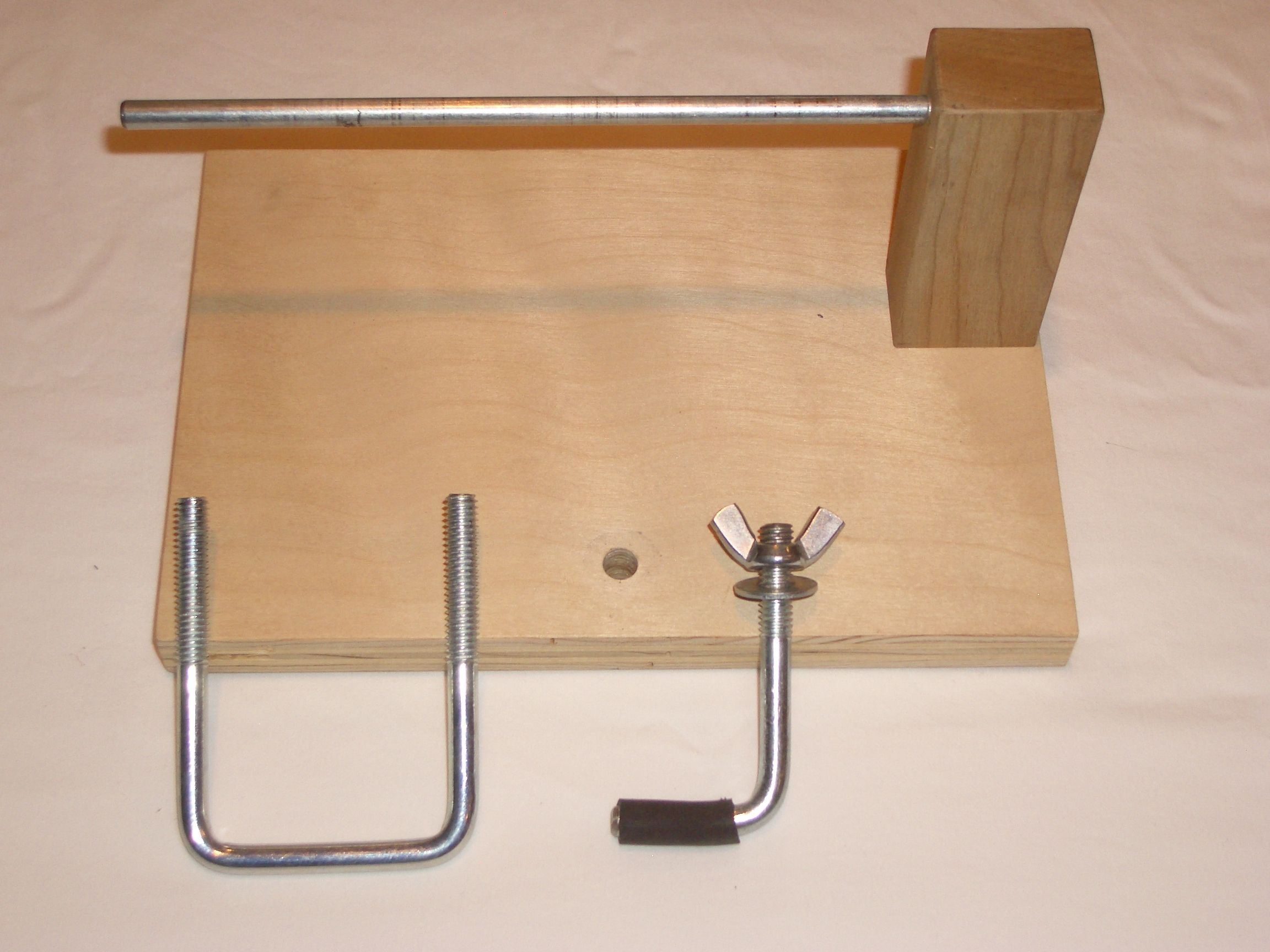 Cheap Universal Fishing Line Winder 3 Steps (with Pictures