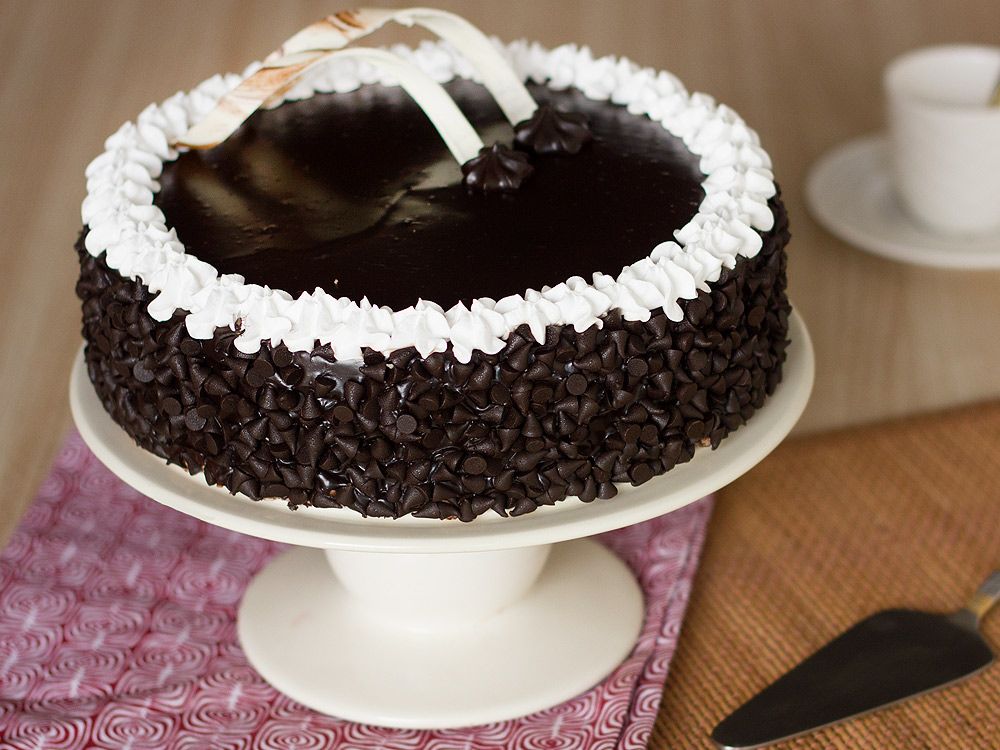 Bake The Delicious Choco Chip Cake 8 Steps With Pictures Instructables