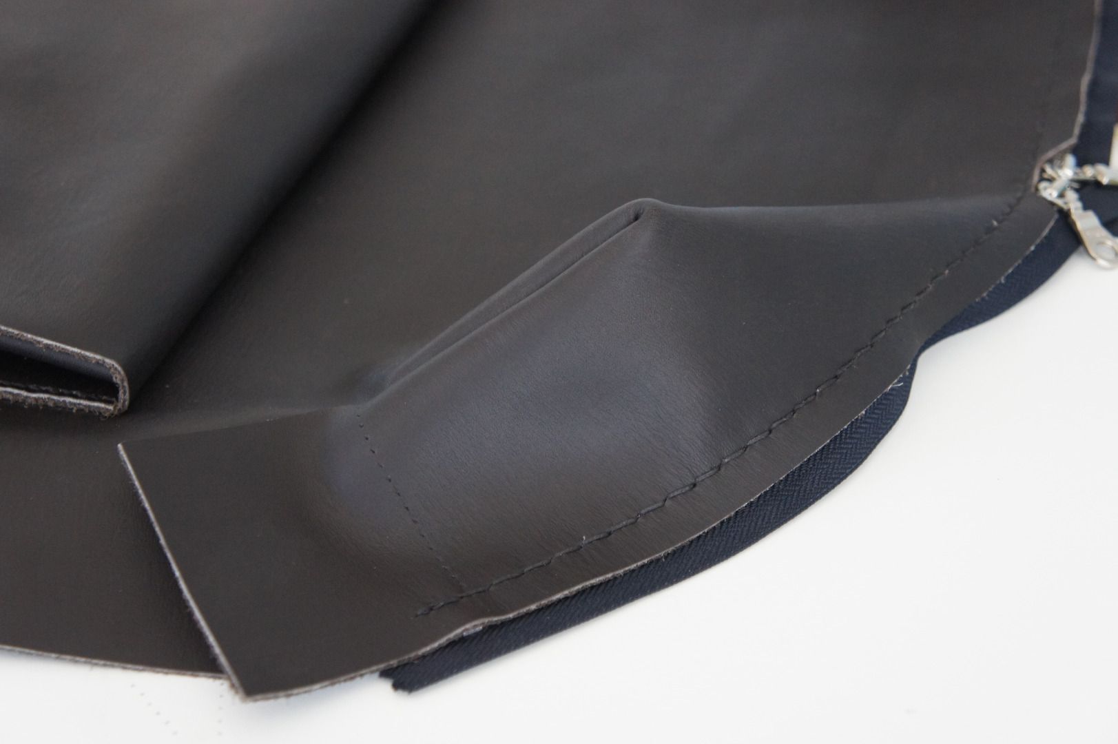 Leather Backpack, Stitchbystitch! 24 Steps (with Pictures