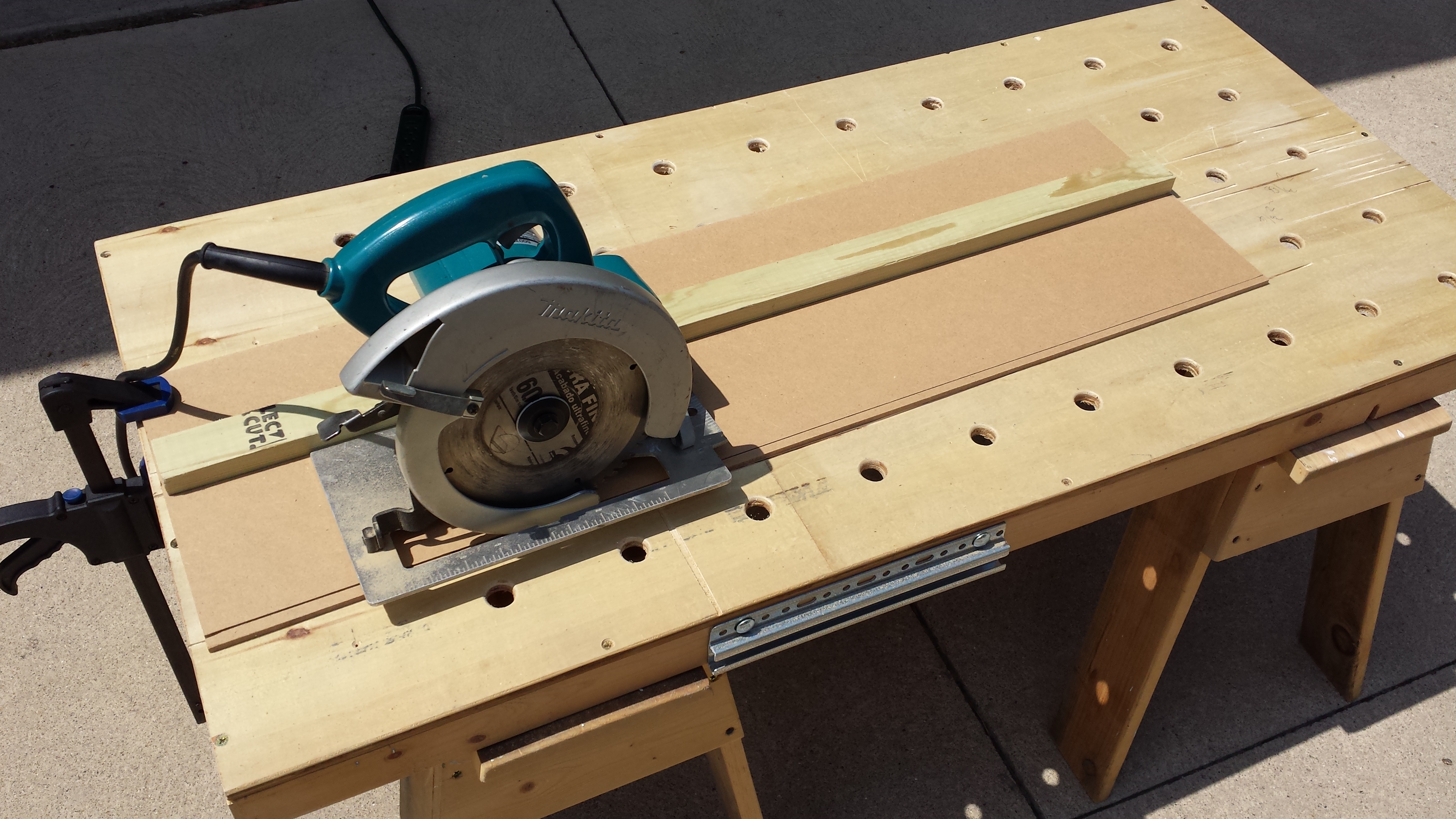 Simple Plywood Cutting Table / Work Table (Updated) 6 Steps (with