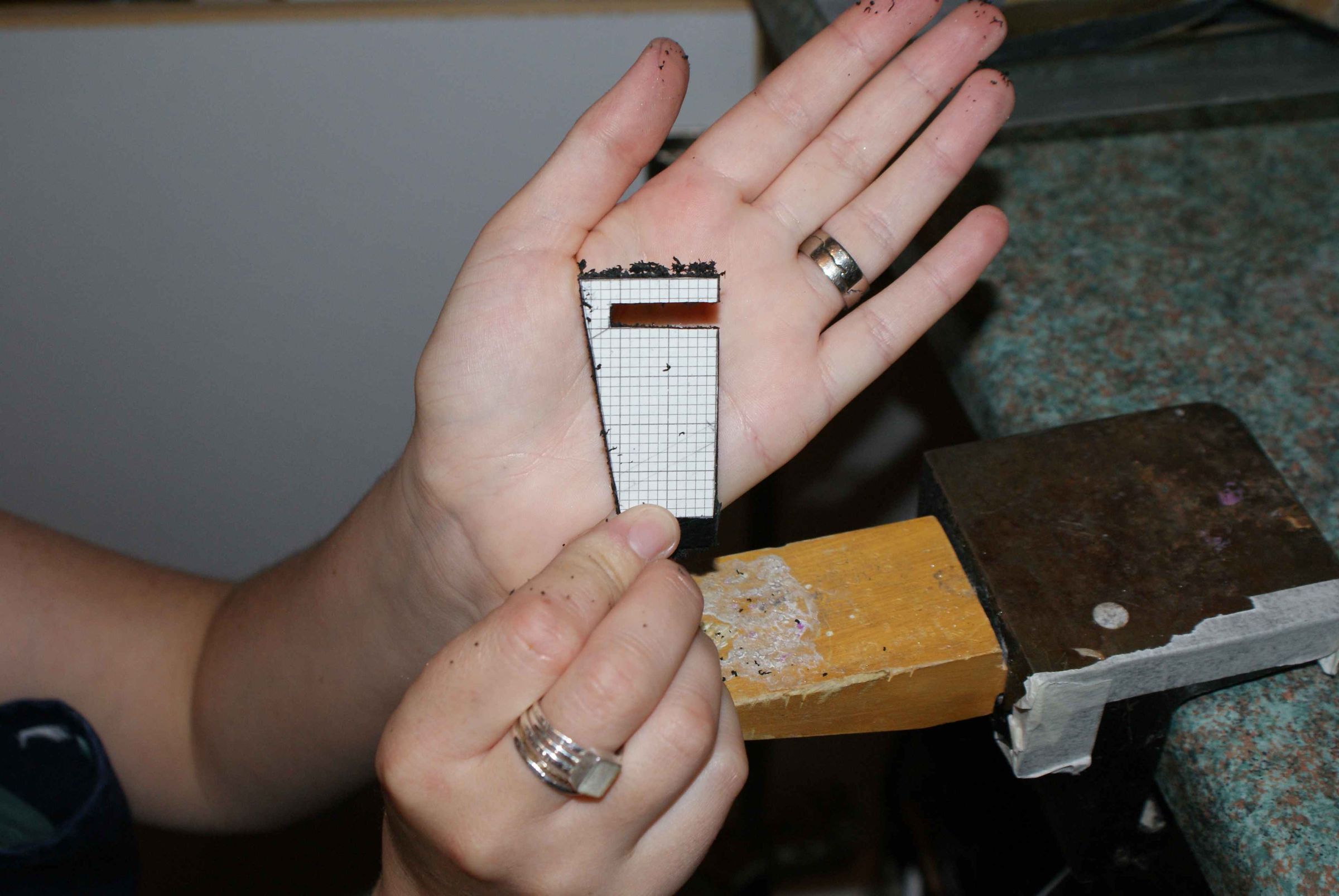 How to Make an Easy Iphone Alarm Clock Stand 5 Steps (with Pictures