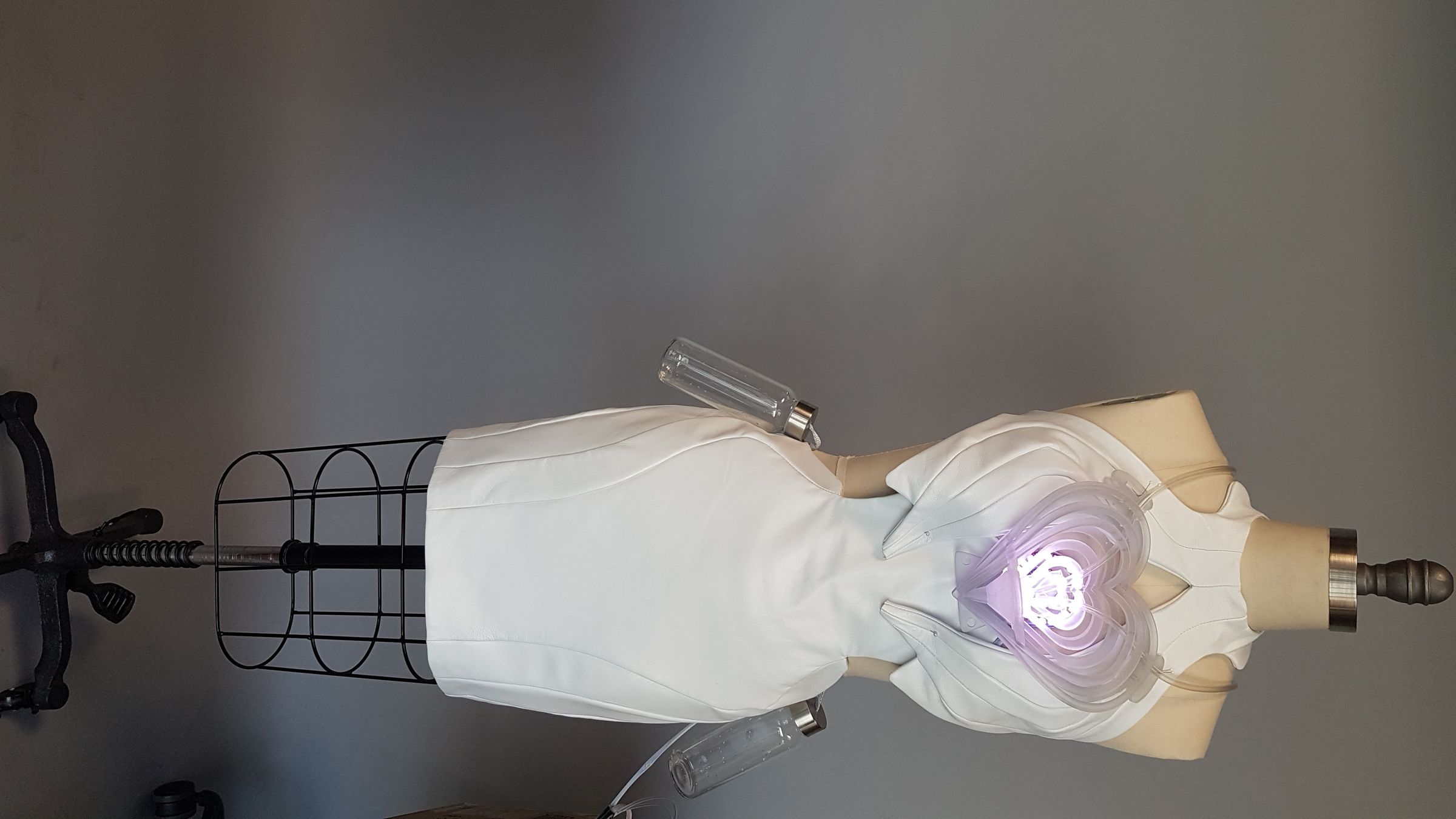 HOW TO MAKE YOUR OWN ROBOTIC COCKTAIL DRESS 10 Steps (with Pictures