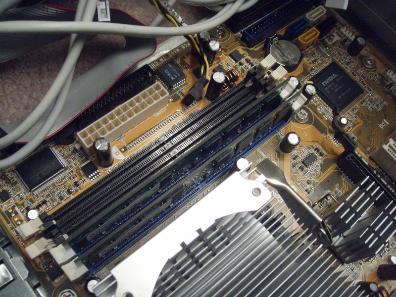 RAM (Random Access Memory)