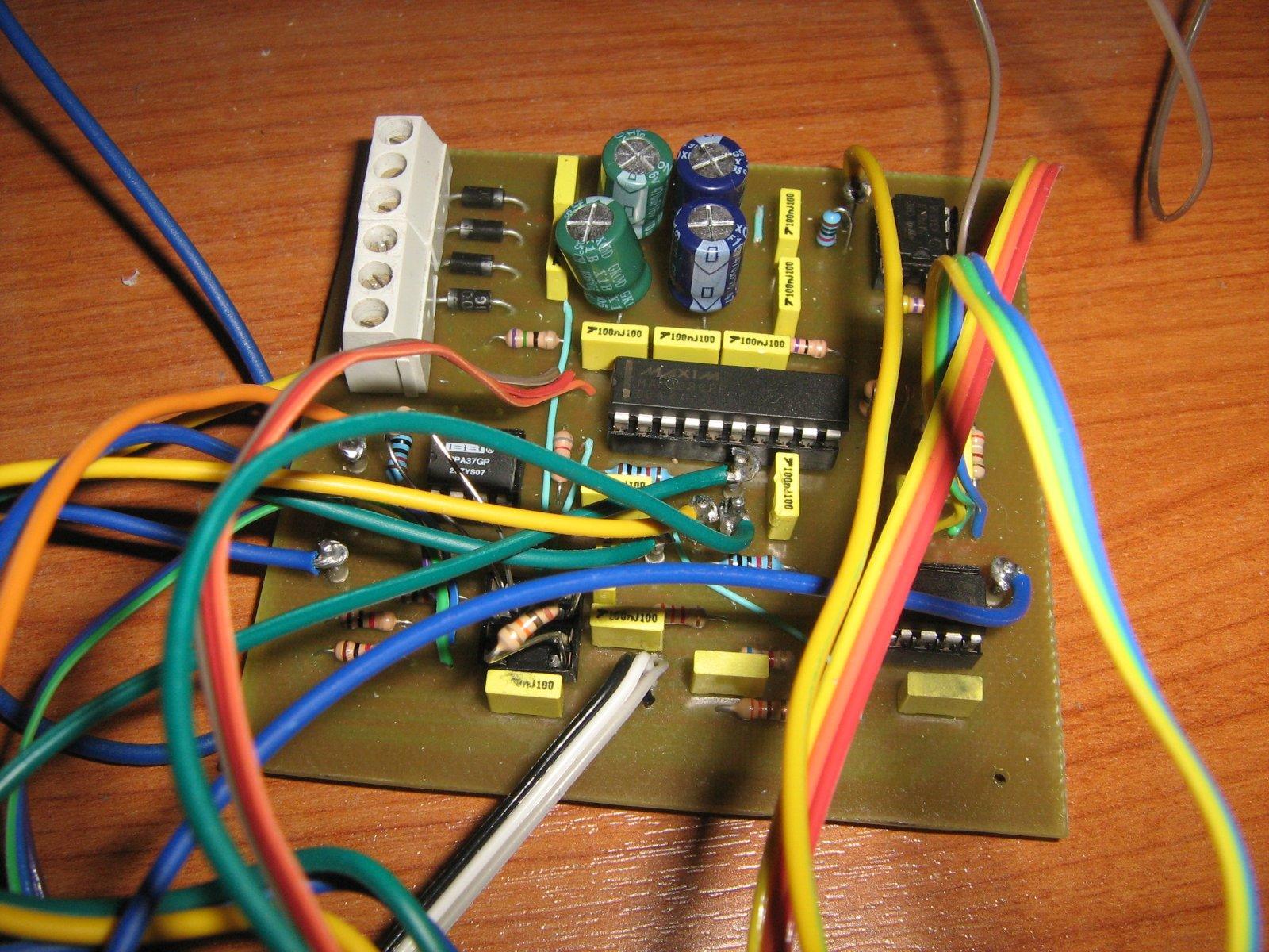 High Frequency Function Generator With the Maxim MAX038 5 Steps