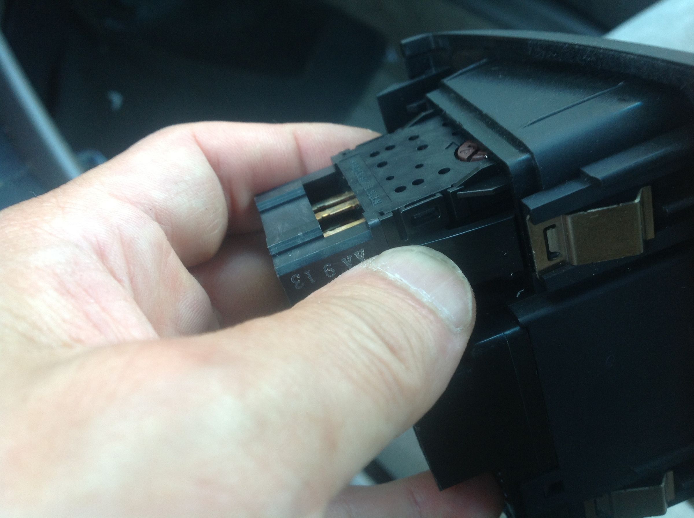 Stuck Clock Button u0026 Blown Light on a 2001 Accord : 11 Steps 