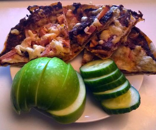 Tortilla "pizza"