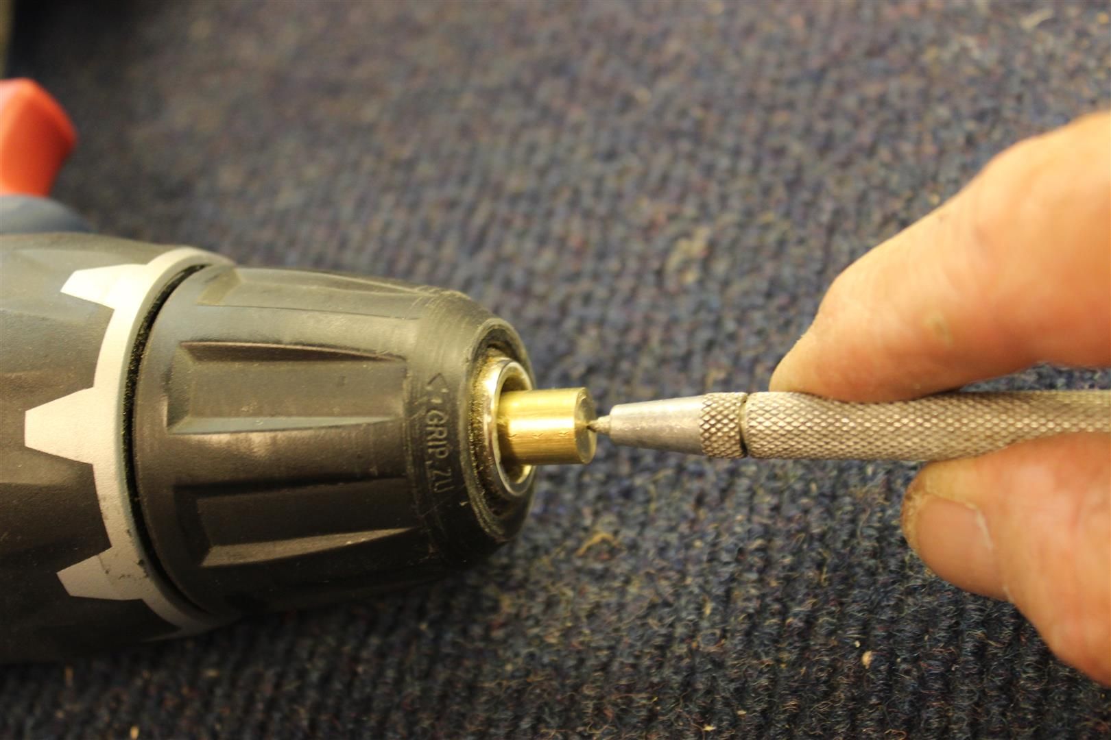 Find Exact Center and Drill Concentric Holes in Metal Rods 6 Steps