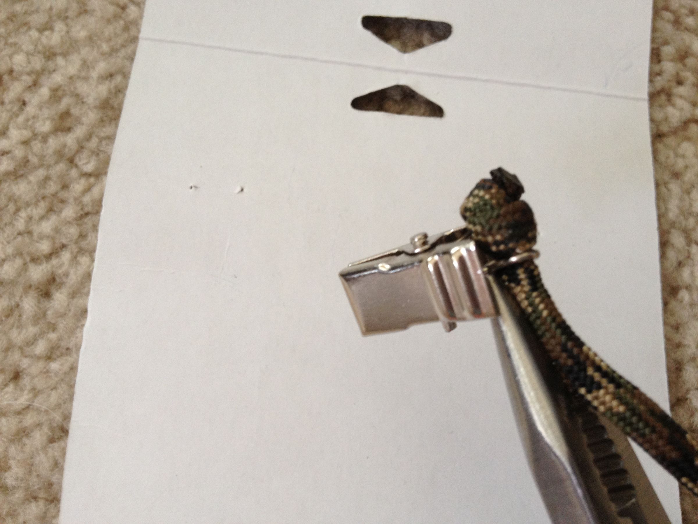 DYI Paracord Hat Clip to Keep Your Hat From Blowing Away 6 Steps