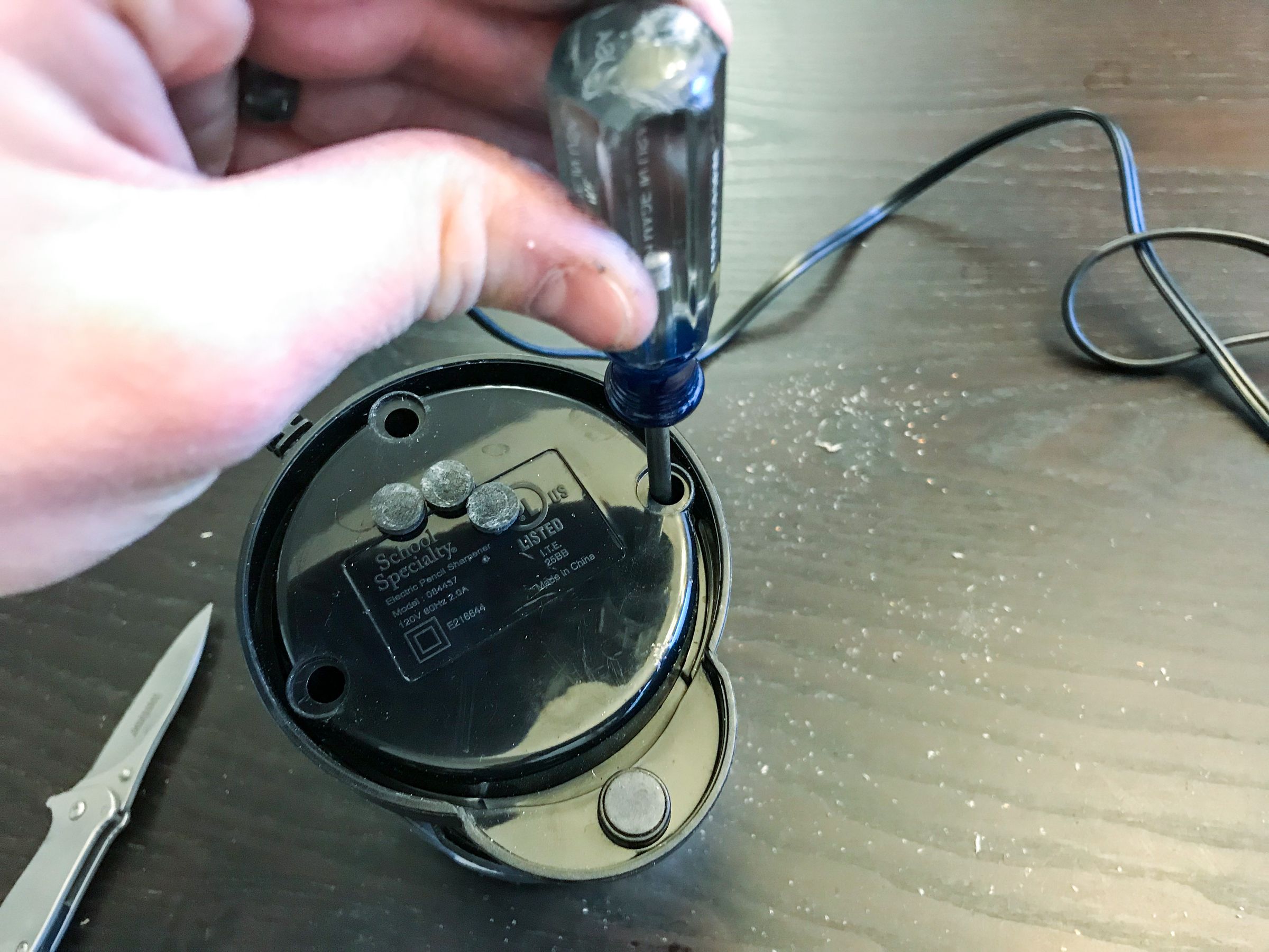 How to Fix a Jammed Electric Pencil Sharpener 5 Steps Instructables