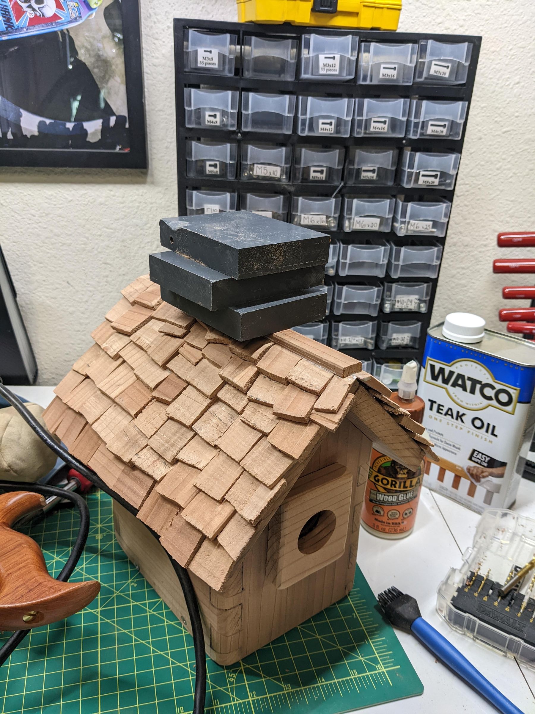 Entire Dovetailed Birdhouse From One Board : 15 Steps (with Pictures ...