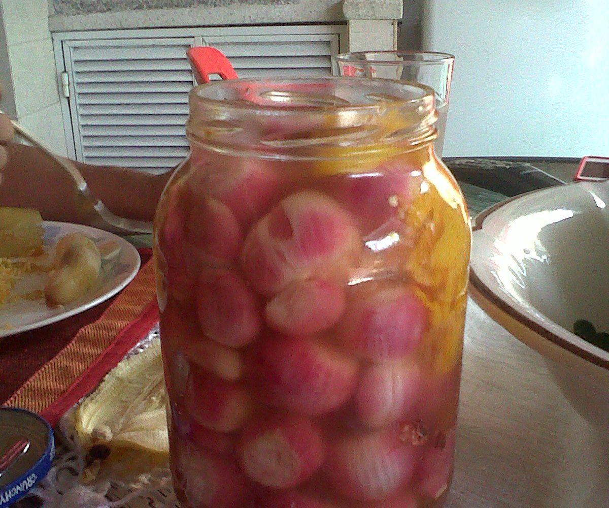 DIY guide for spicy red onion (Cebollas rojas picantes) with step-by-step instructions