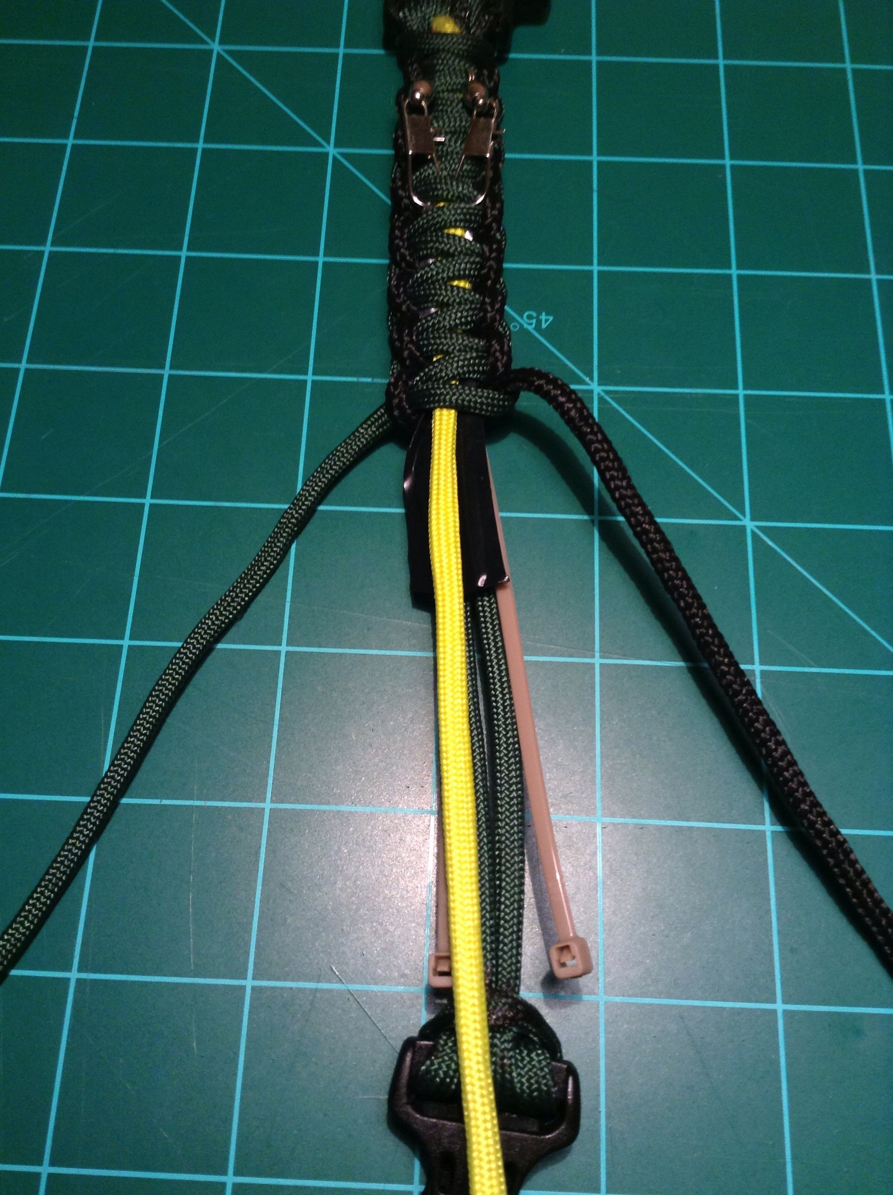 Survival Kit Inside a Paracord Bracelet 9 Steps Instructables