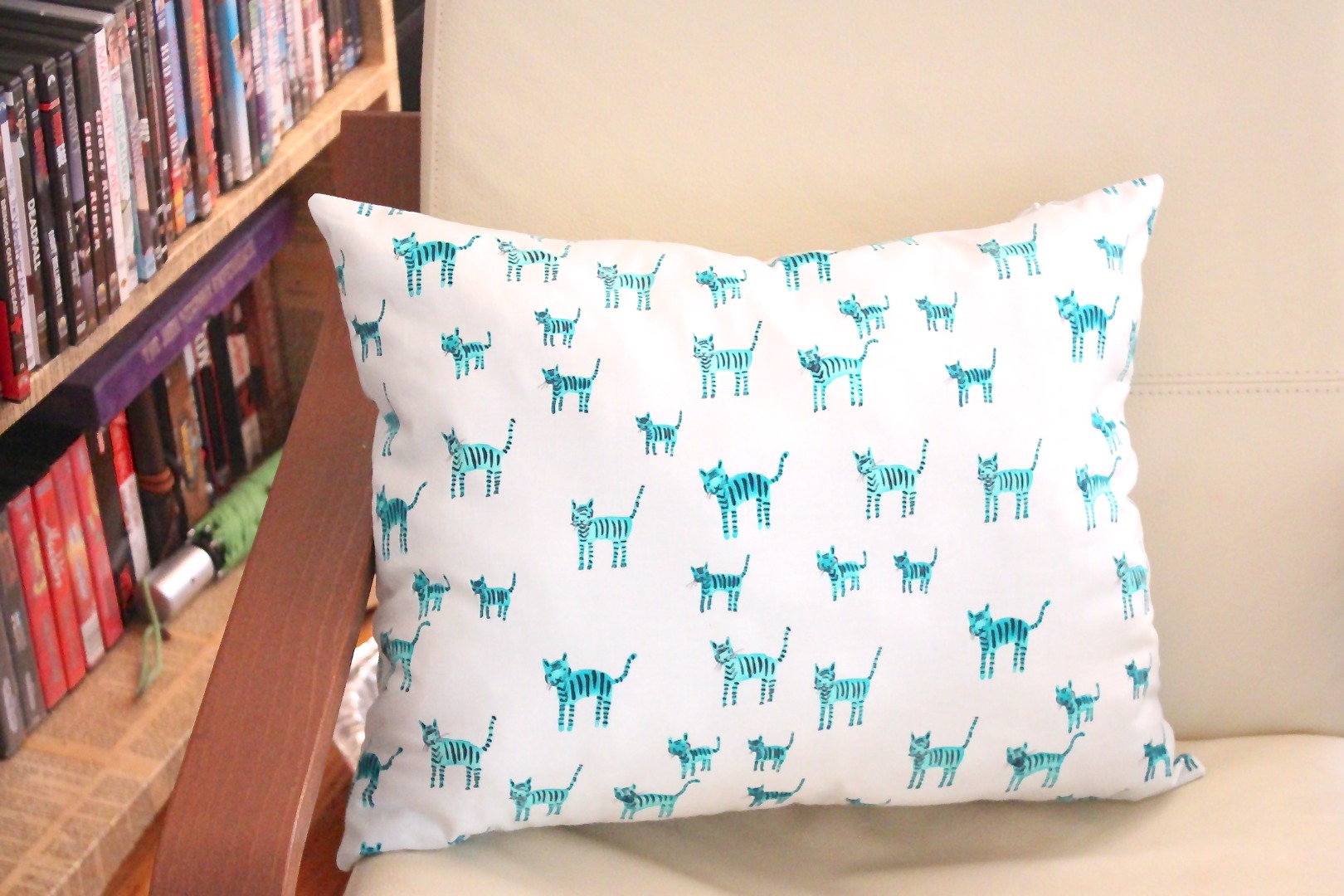 How to Sew a Zippered Pillow Cover 10 Steps (with Pictures