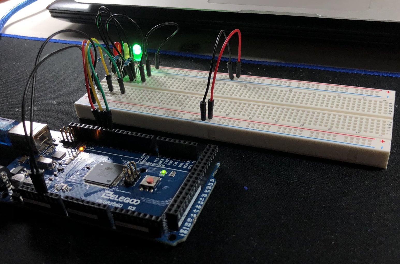 Arduino Traffic Light Circuit : 11 Steps - Instructables