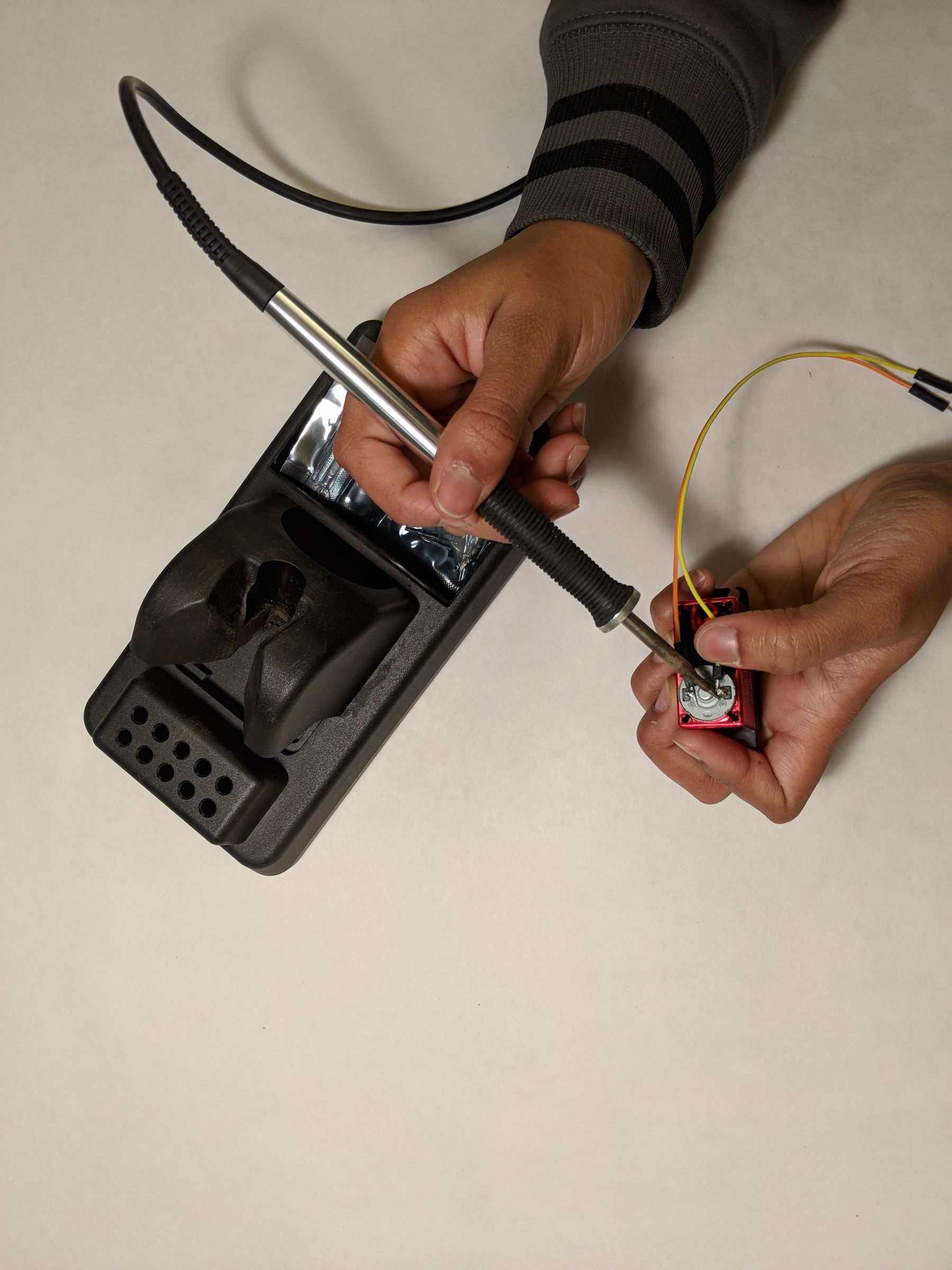 DIY Knee Energy Harvester .2W at 2 Mph! 13 Steps (with Pictures) Instructables