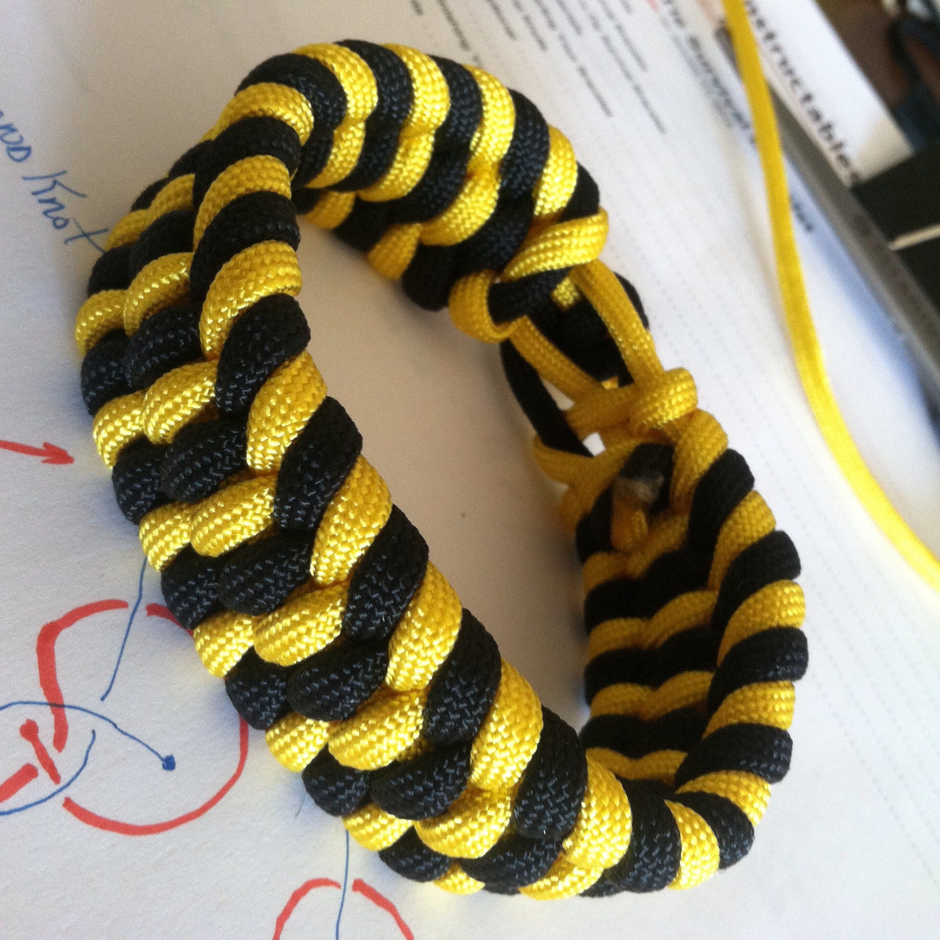 Ladder Bracket or Trilobite Paracord Bracelet 8 Steps Instructables