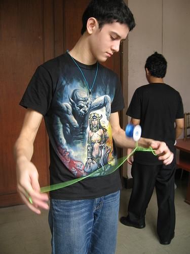 yoyo trick: elbow grind DIY Project DIY Project Image