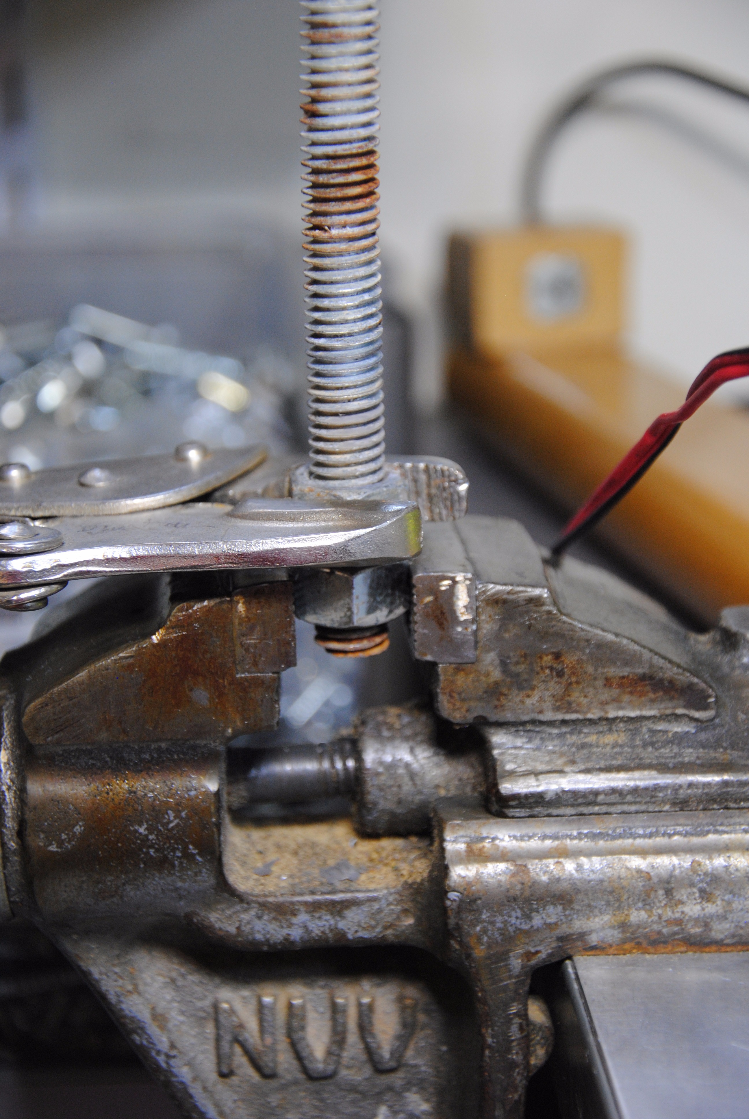 How to Remove a Stuck Nut (without Stripping Threading) 4 Steps (with