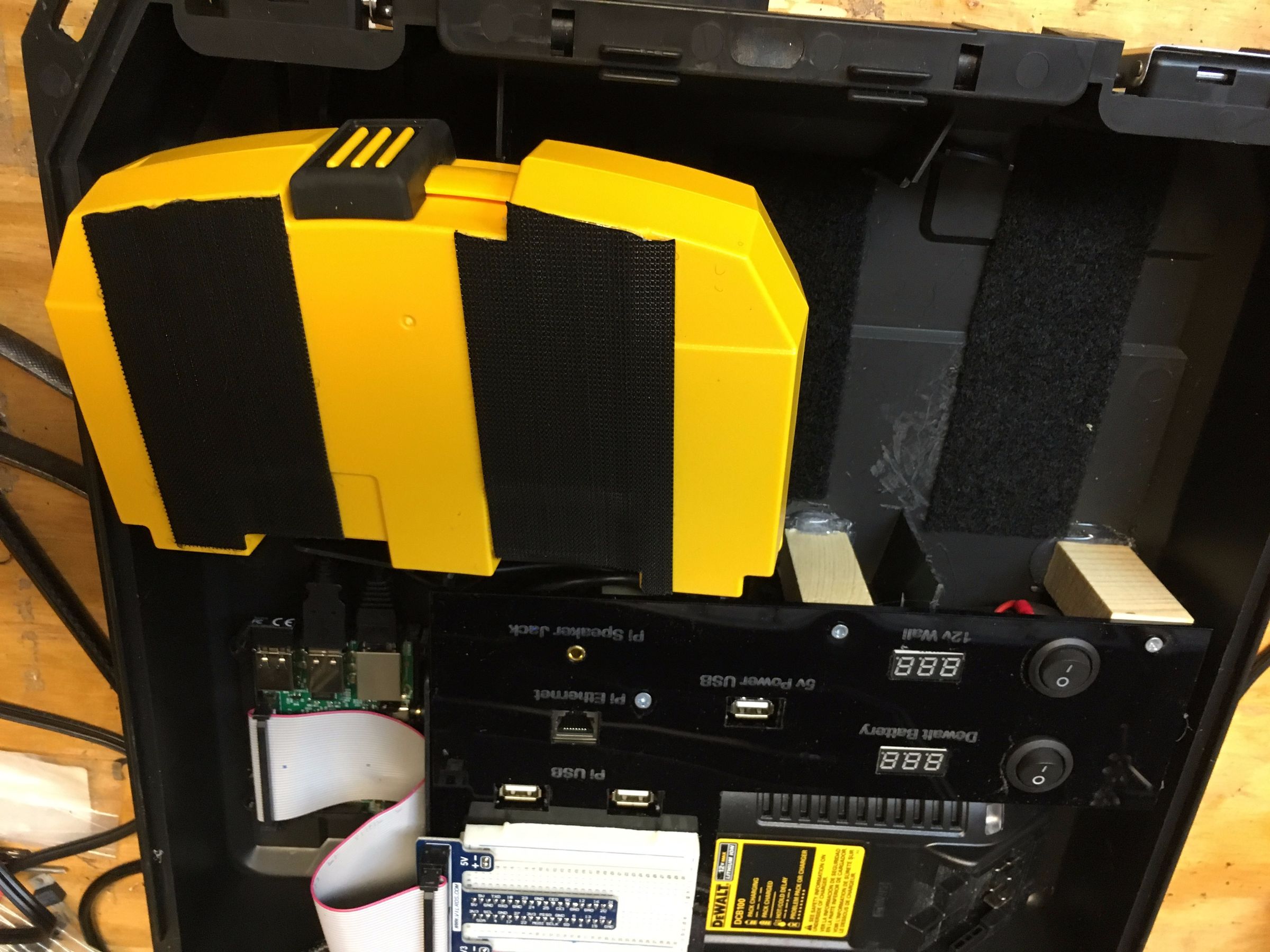 Dewalt Raspberry Pi Development Laptop 7 Steps (with Pictures