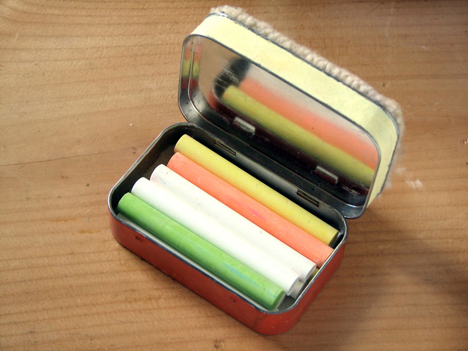 Mini Chalkboard Eraser (With Hidden Chalk Storage) 5 Steps (with