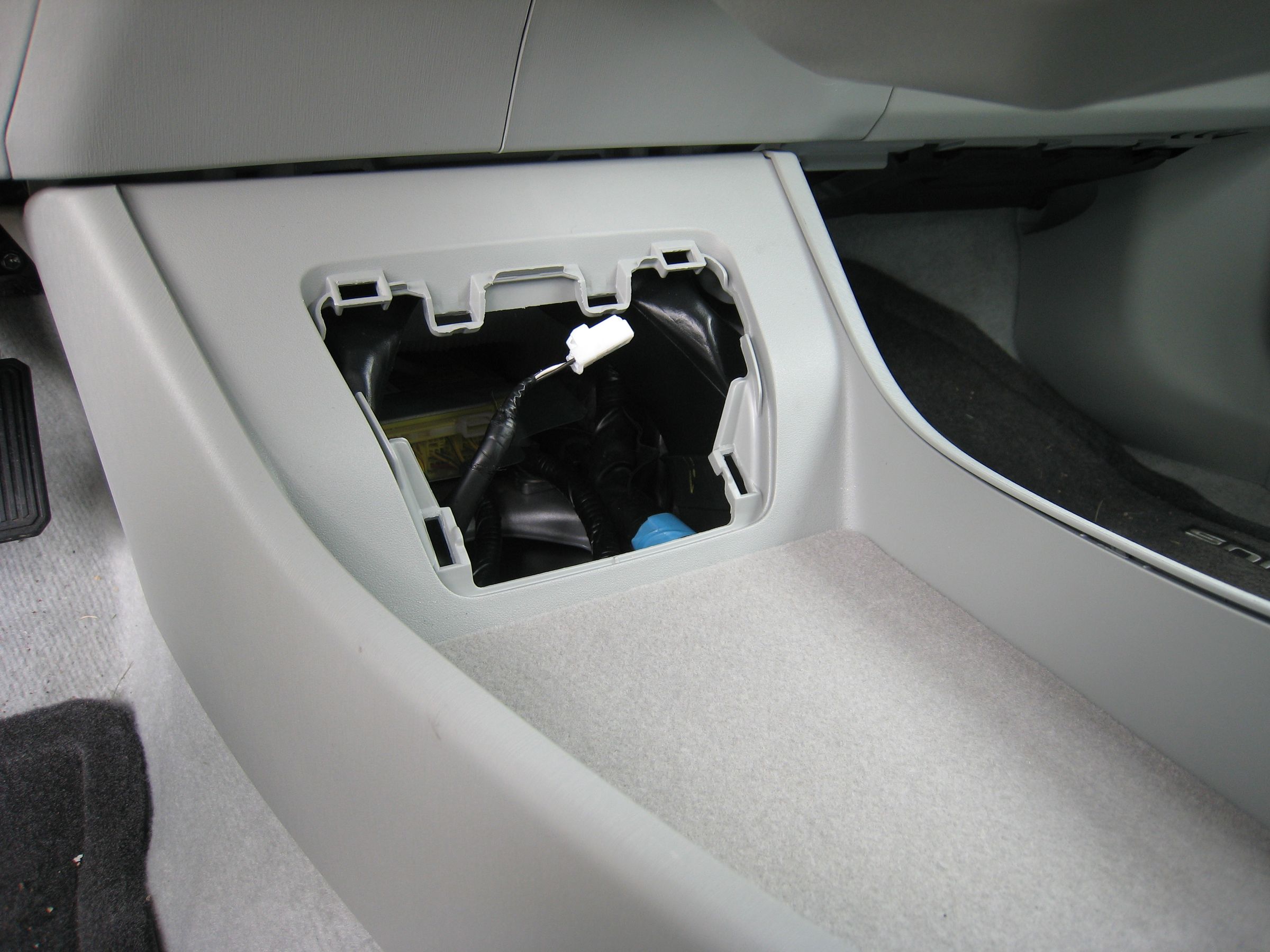 Add a USB Power Outlet in Your Car 9 Steps (with Pictures