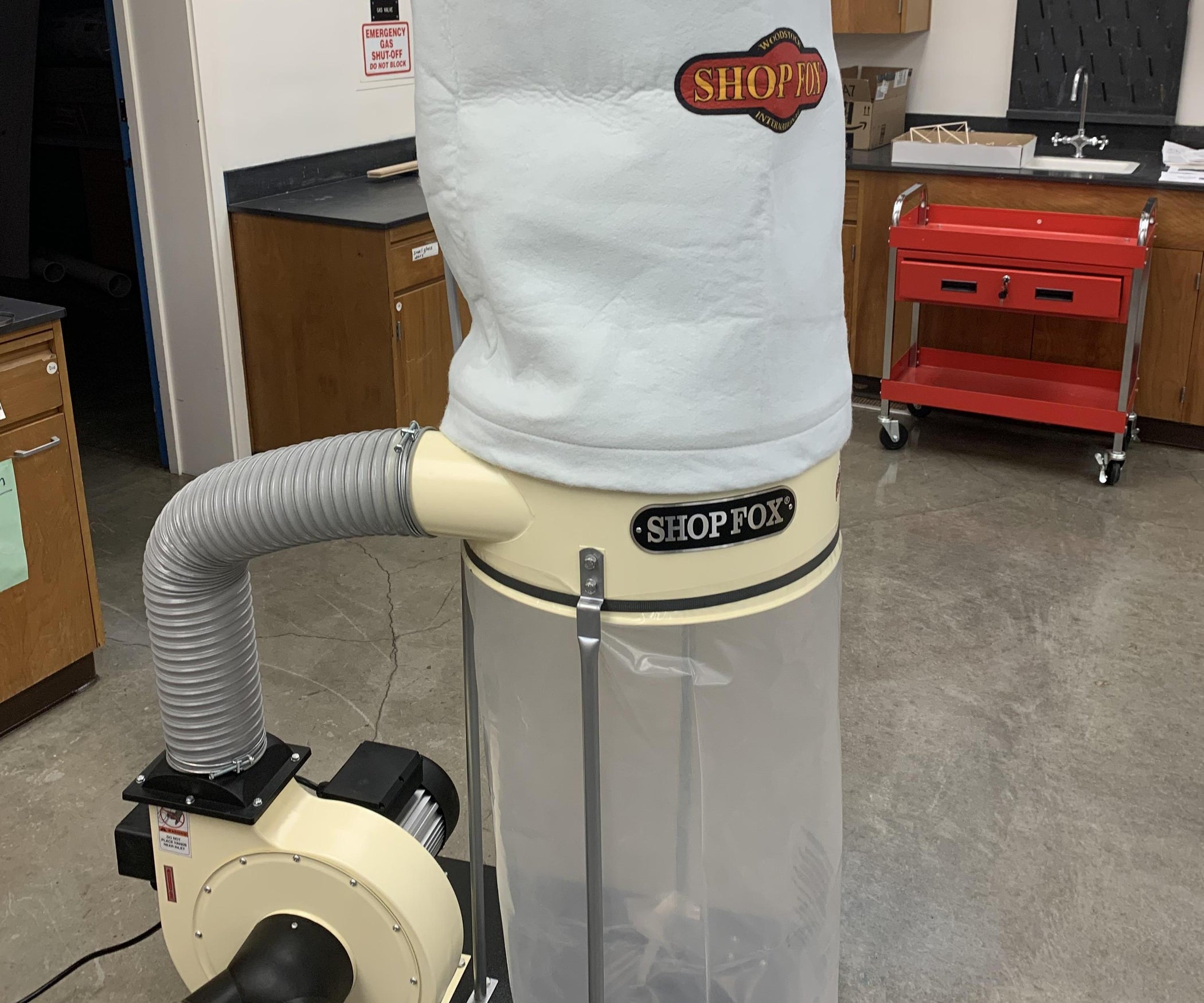 How to Hook a Dust Collector Up to a Table Saw(Transitory) 4 Steps