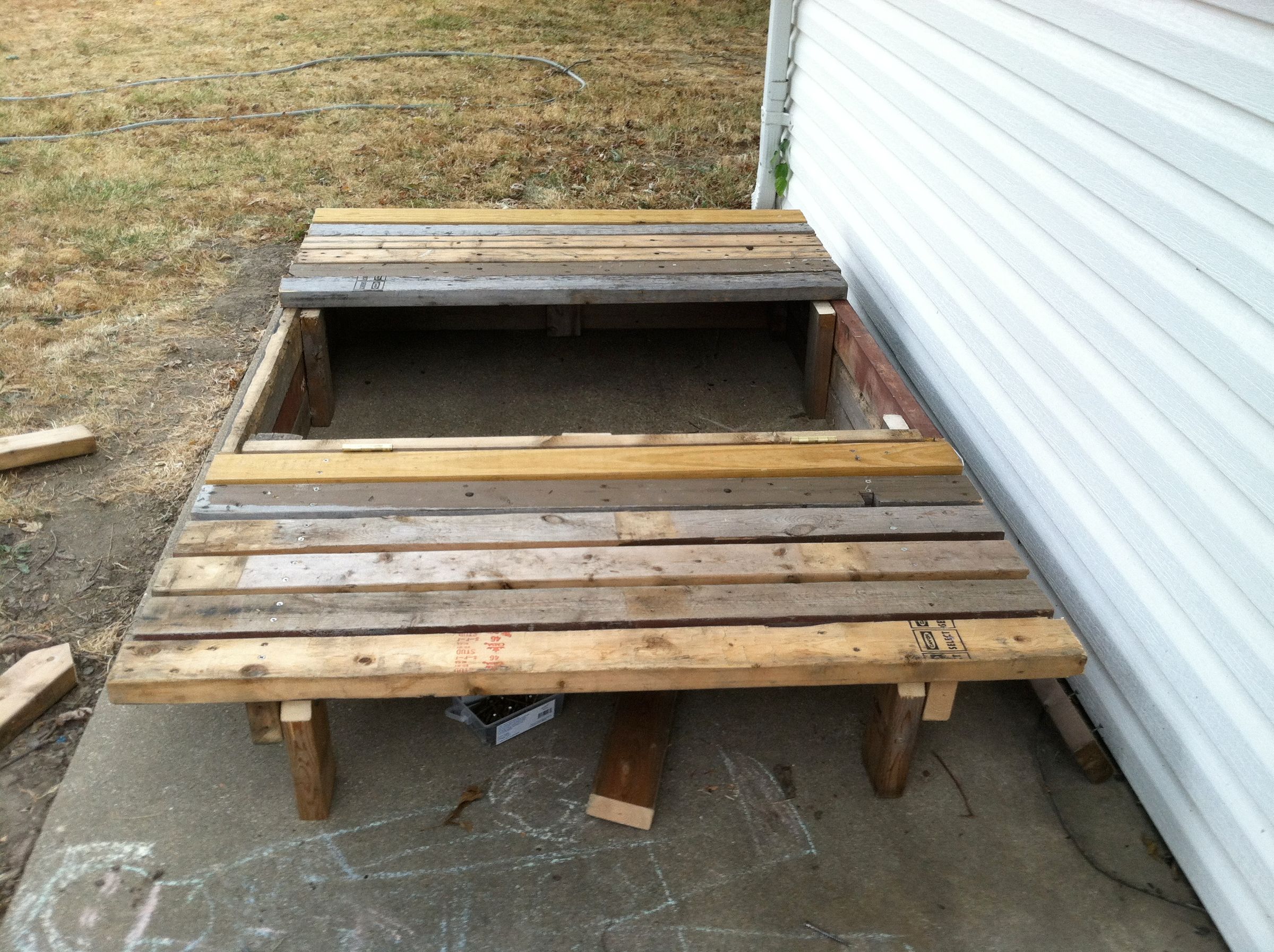 Building a Large Sandbox With Bench Seat Lids 4 Steps (with Pictures