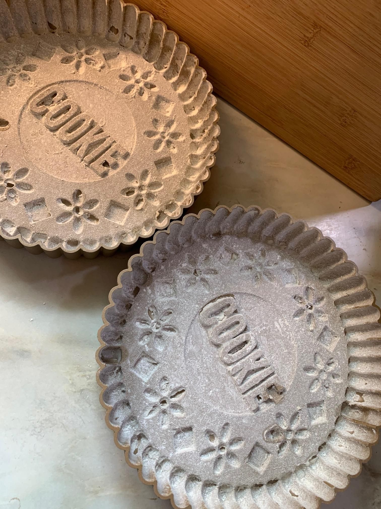 BIG Chocolate Sandwich Cookie Cake 15 Steps (with Pictures