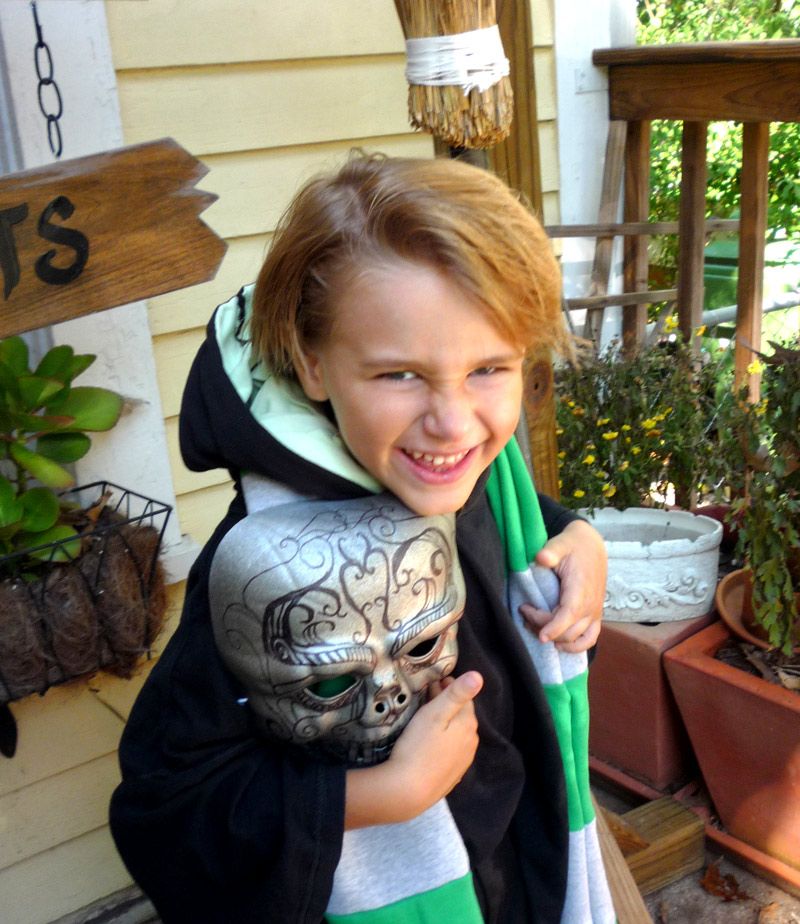 Draco Malfoy - Death Eater (kids robe, mask, scarf and other Harry Potter stuff)