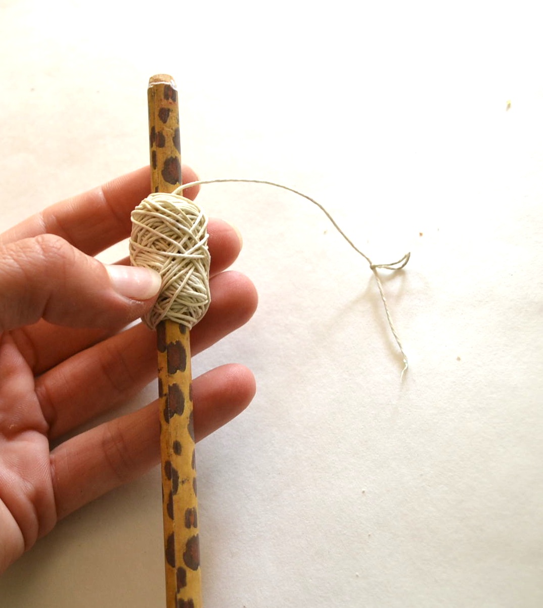 WAX YOUR OWN THREAD : 9 Steps - Instructables